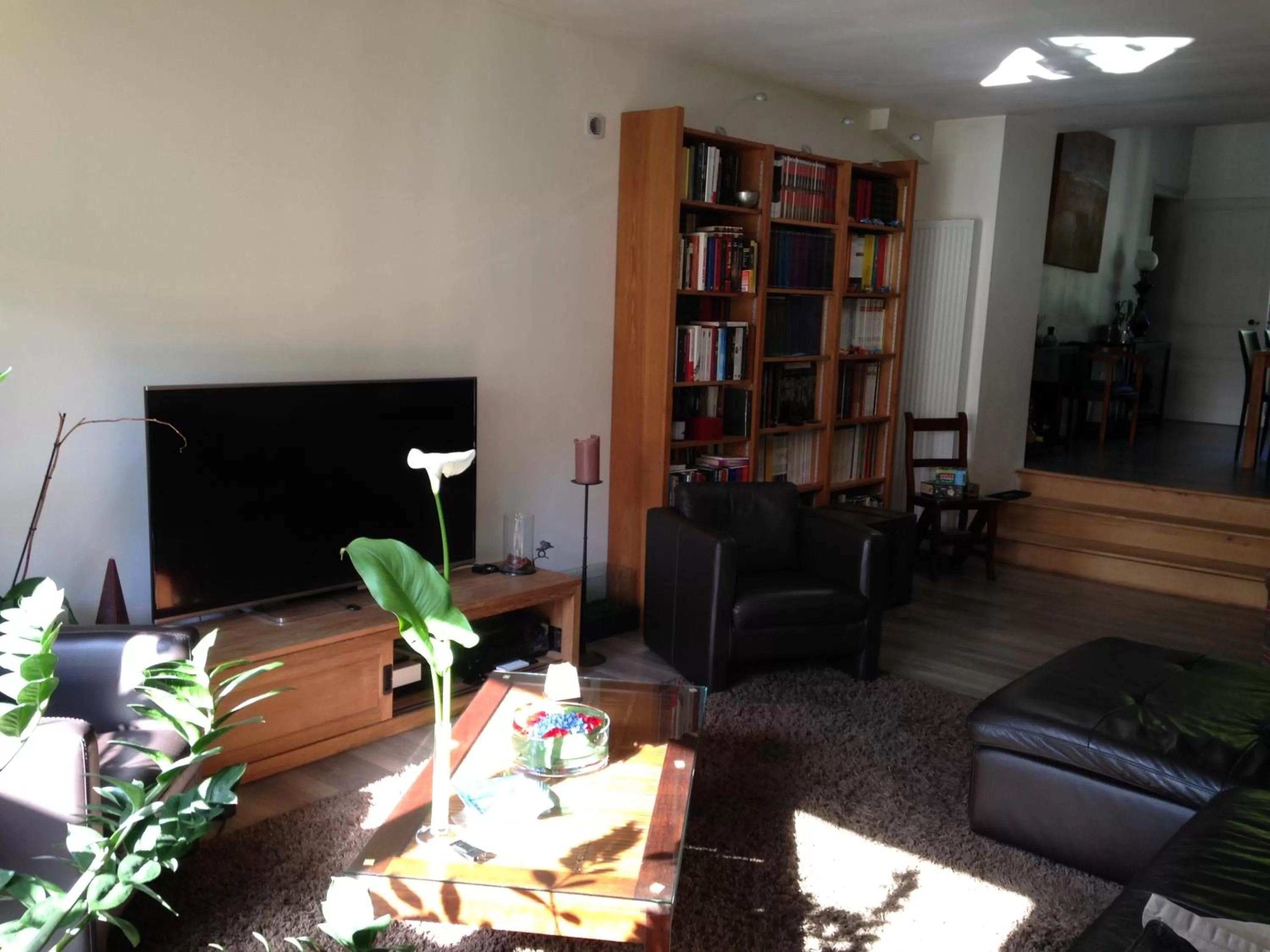 Communal lounge/ TV room in Les Chambres Lauryvan