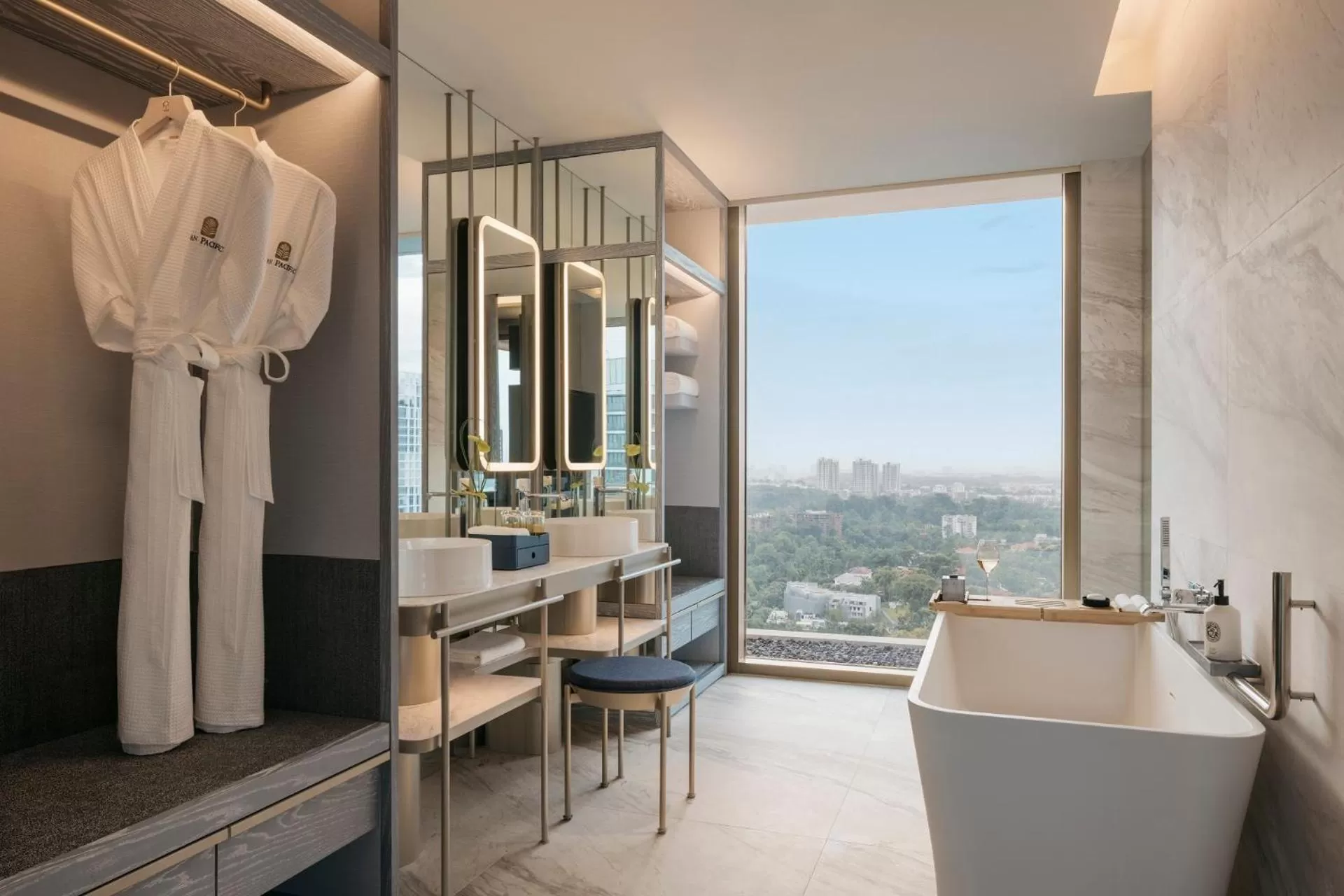 Bathroom in Pan Pacific Orchard