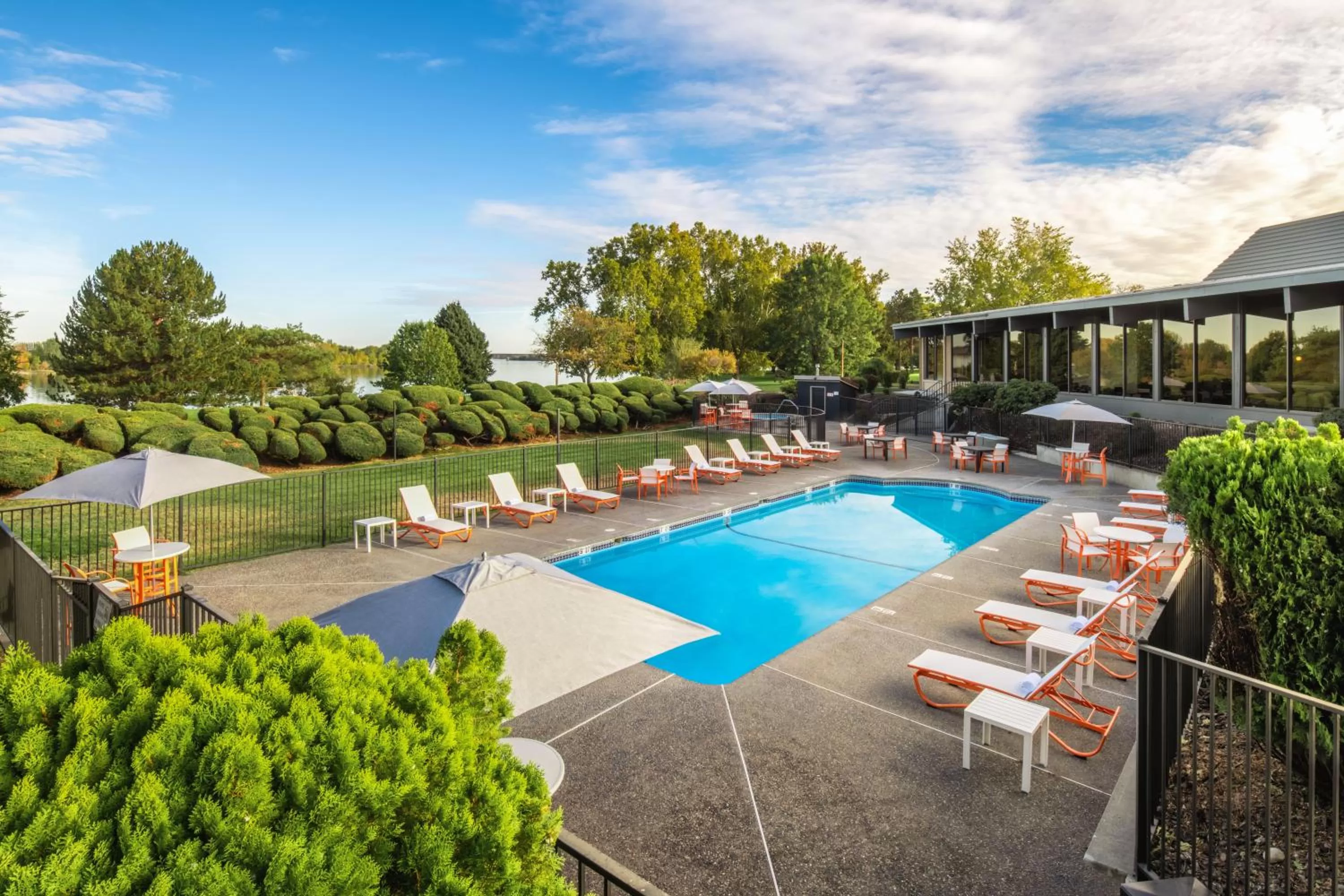 Swimming pool in Holiday Inn Richland on the River by IHG
