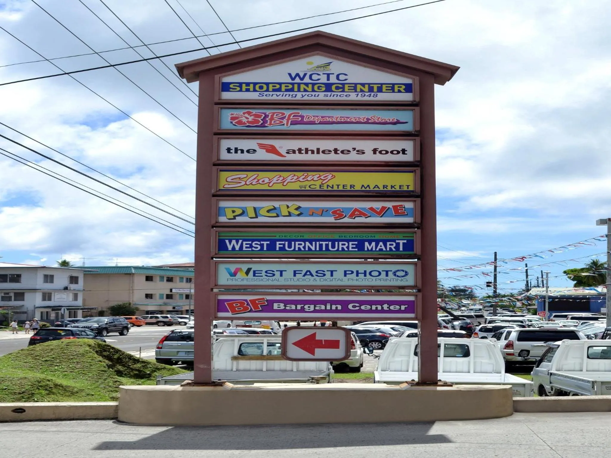 Supermarket/grocery shop in West Plaza Downtown