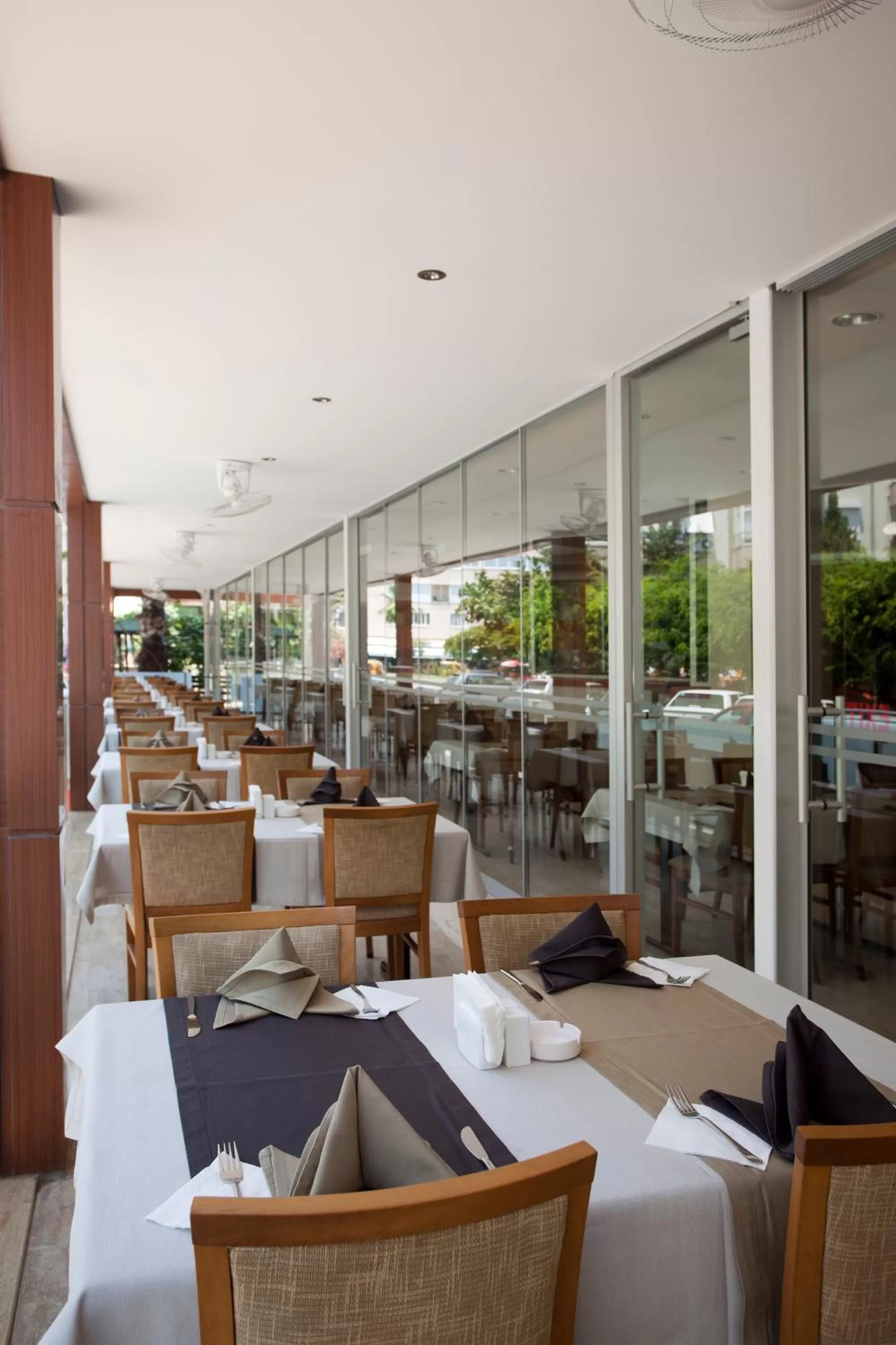 Restaurant/places to eat in Riviera Hotel & Spa