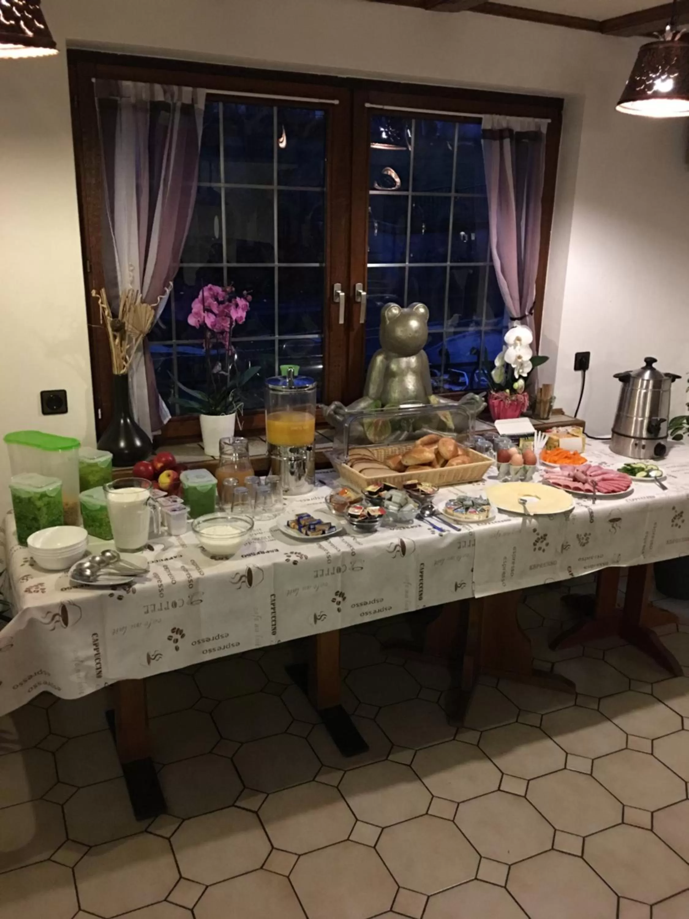 Breakfast in Buddes Wirtshaus