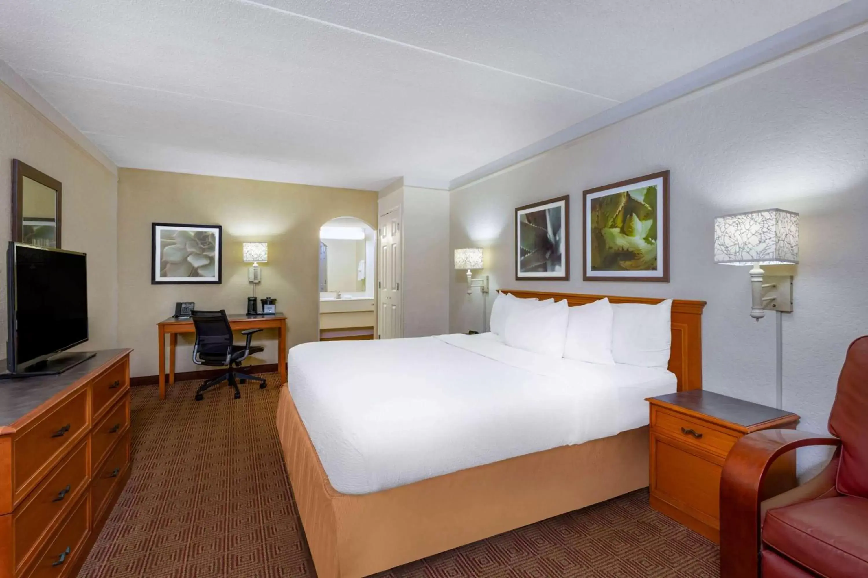 King Room in La Quinta East Deerfield Beach - Boca Raton King Room in La Quinta East Deerfield Beach - Boca Raton