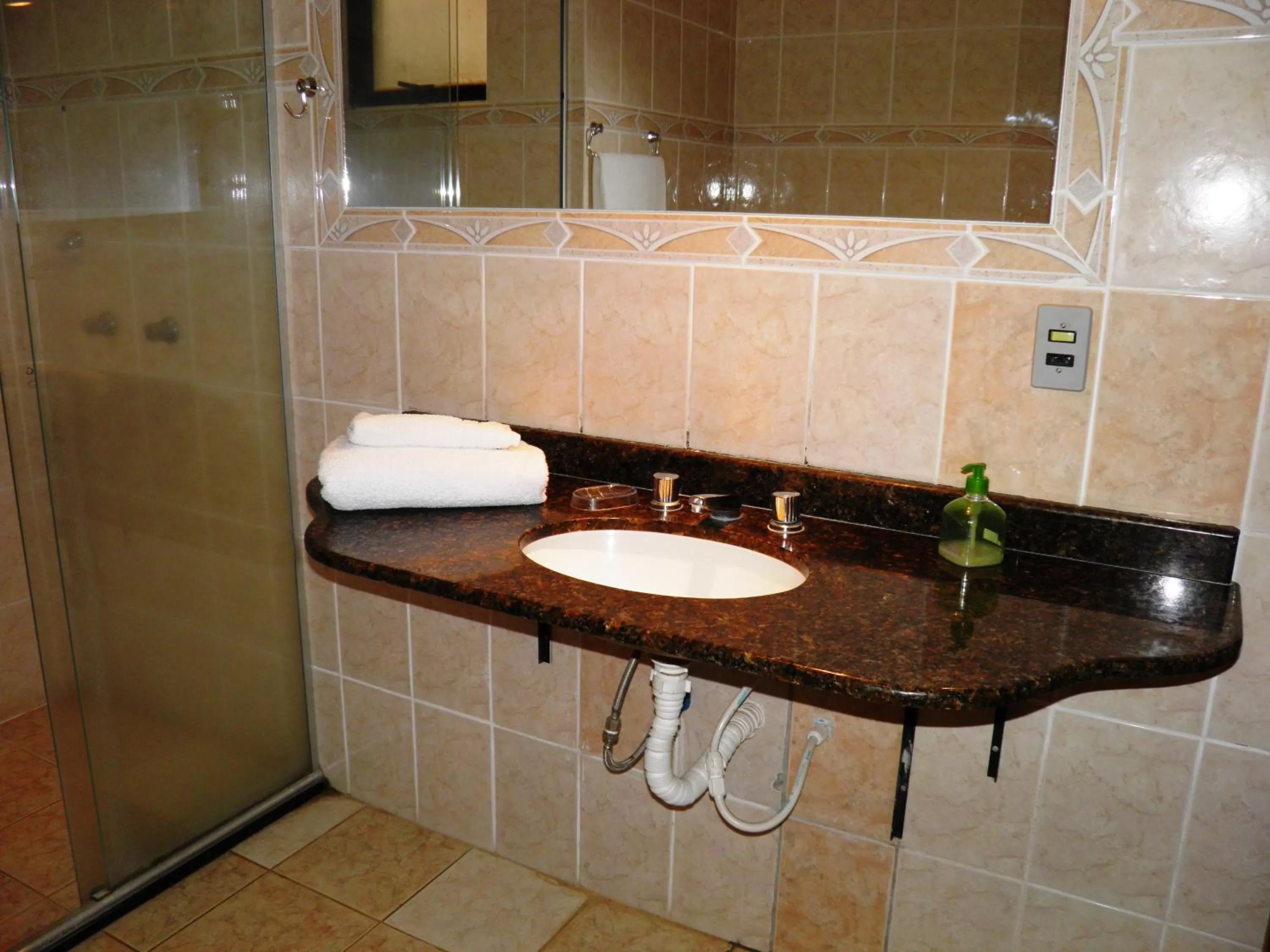 Bathroom in Executivo Park Hotel