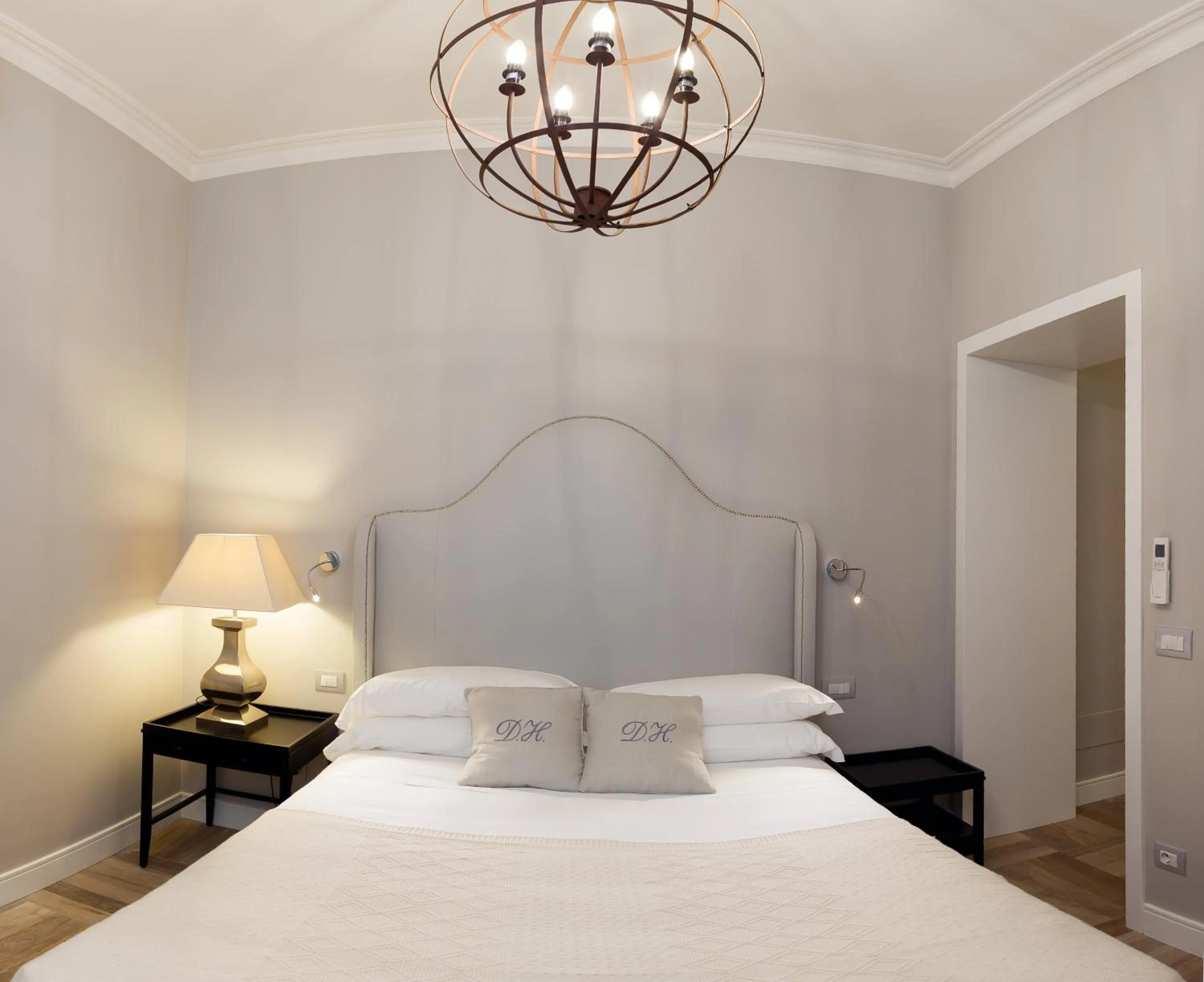 Photo of the whole room, Bed in Deseo Home