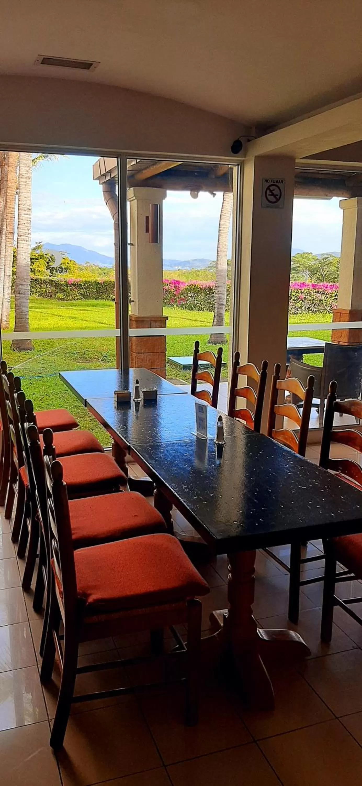 Dining area in Comfort Inn Real La Union