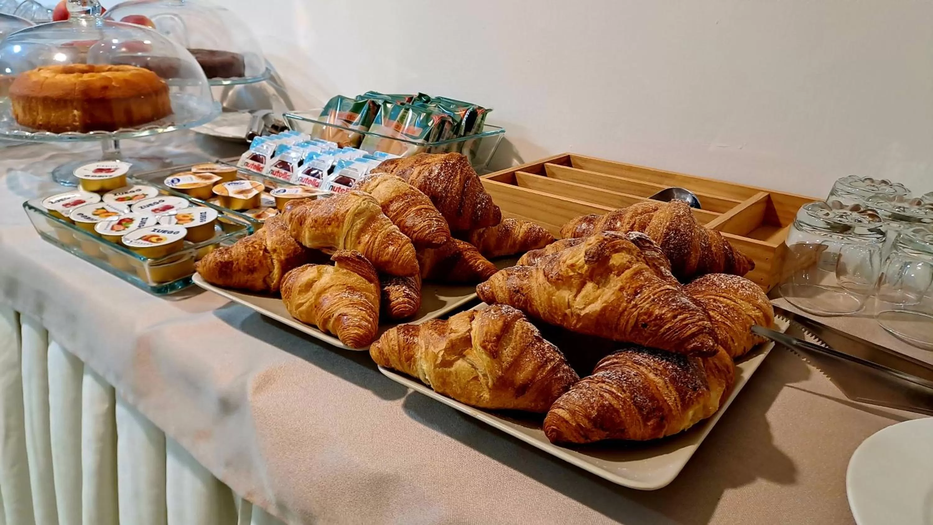 Buffet breakfast in Hotel Del Viale