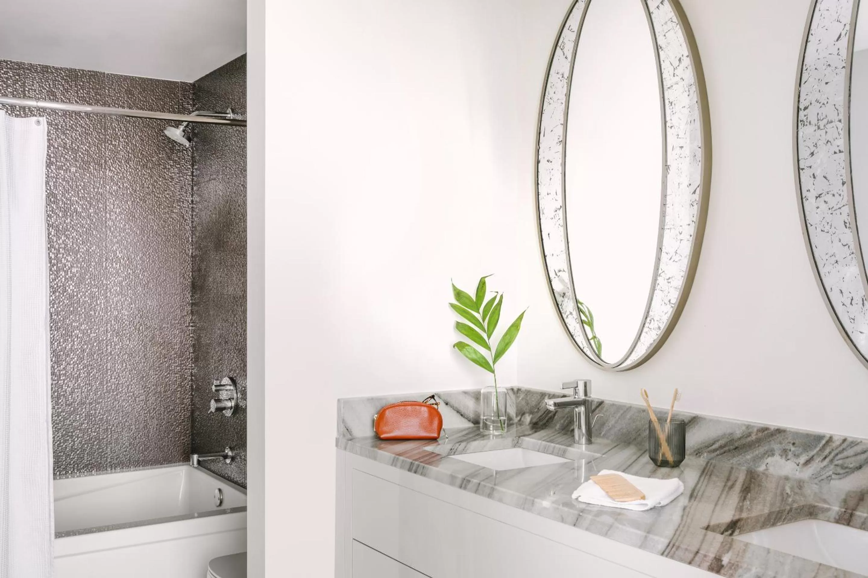 Living room in 1500 Canal