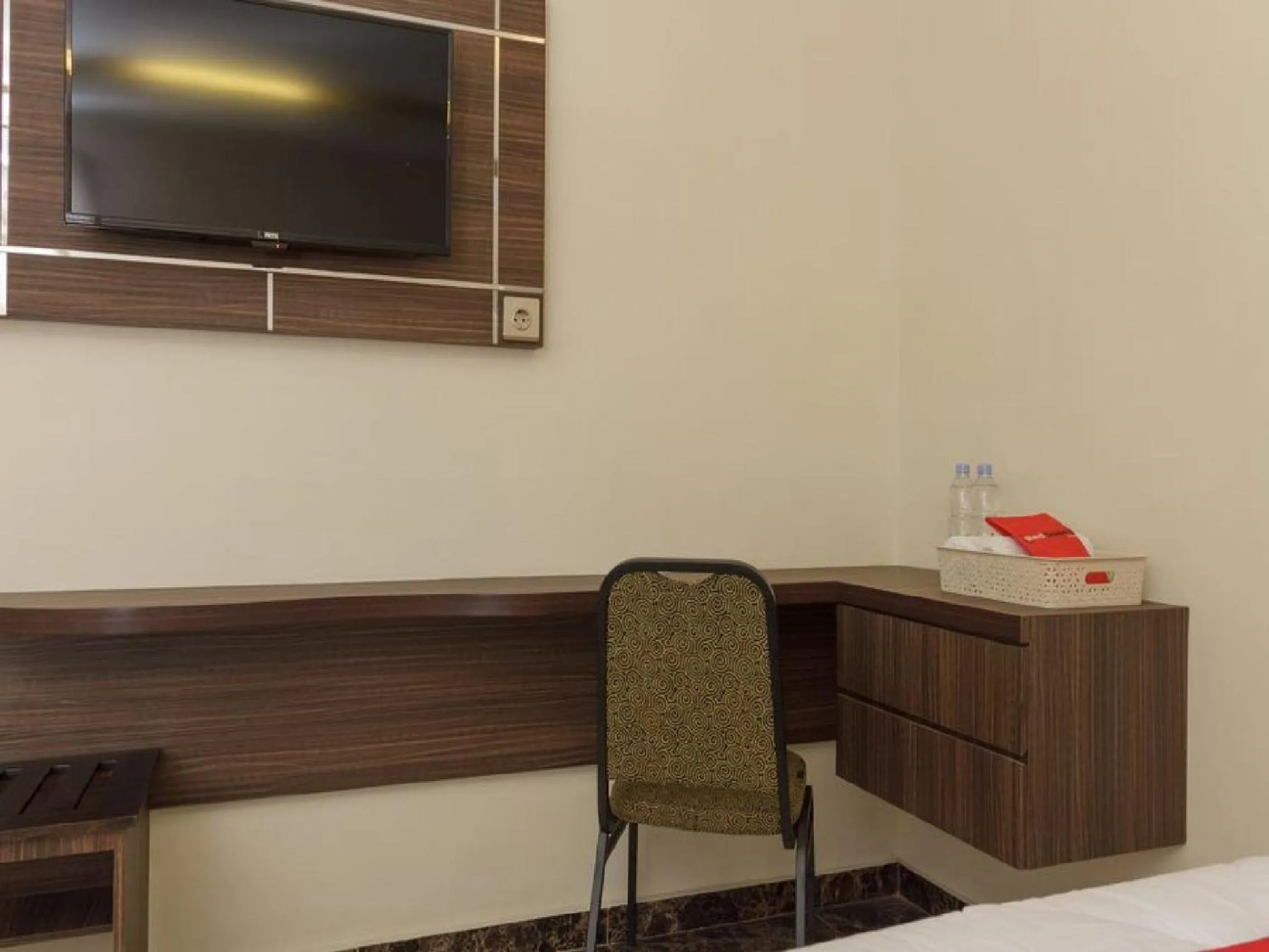 Bedroom in RedDoorz Plus at Boulevard Panakkukang Makassar