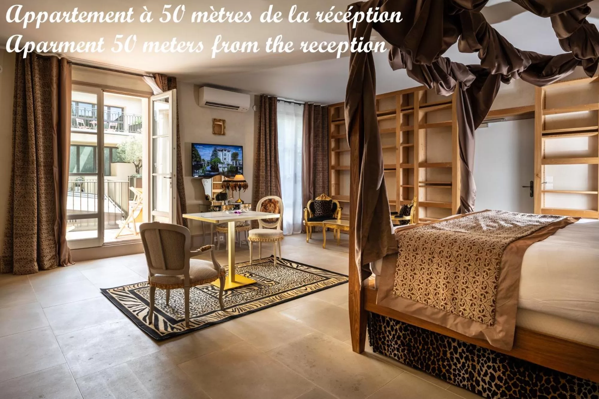 Bed in Le Clos Violette et Le 11 D'Aglaé - Hôtel de Charme Design de Luxe