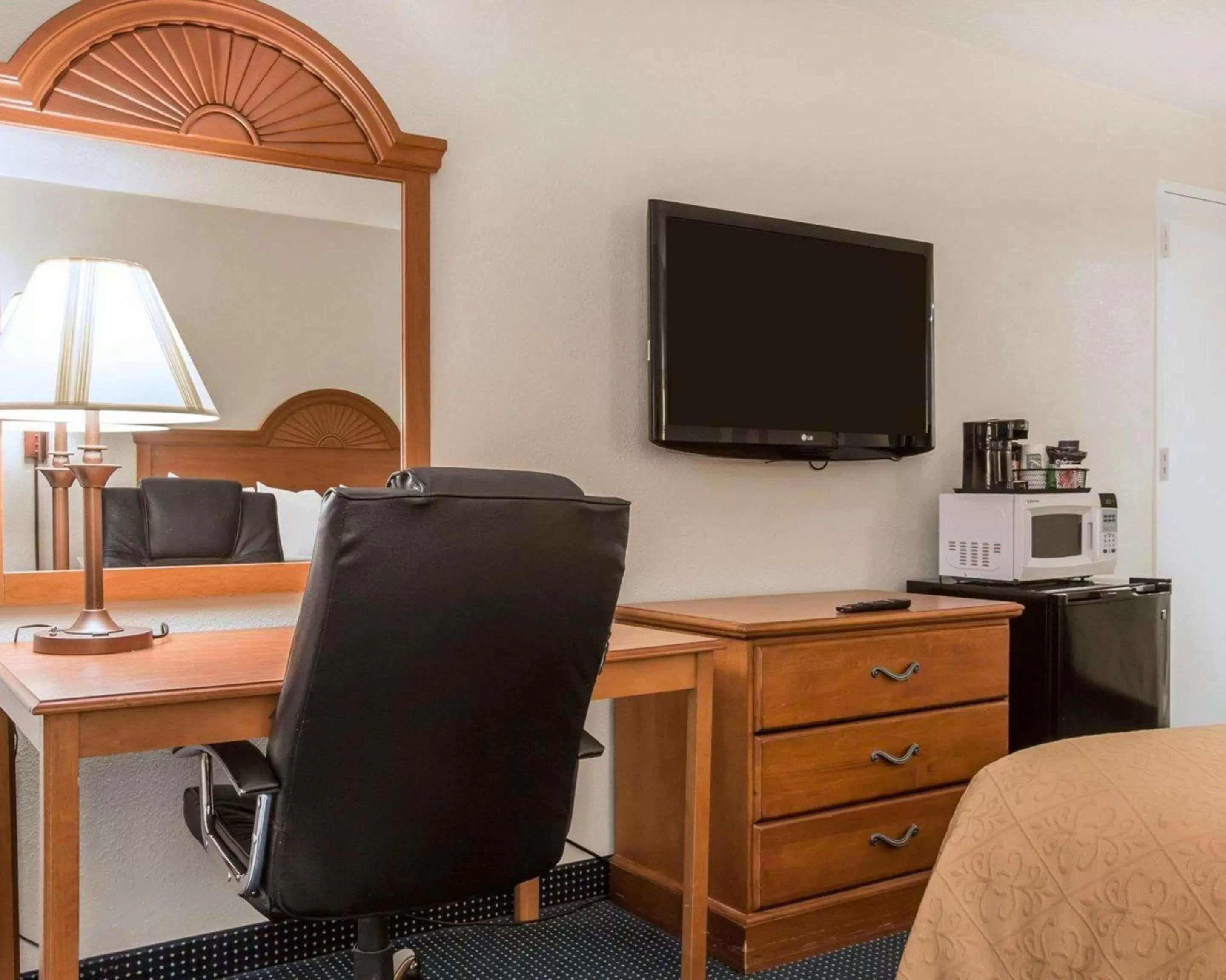 Photo of the whole room in St Lawrence hotel