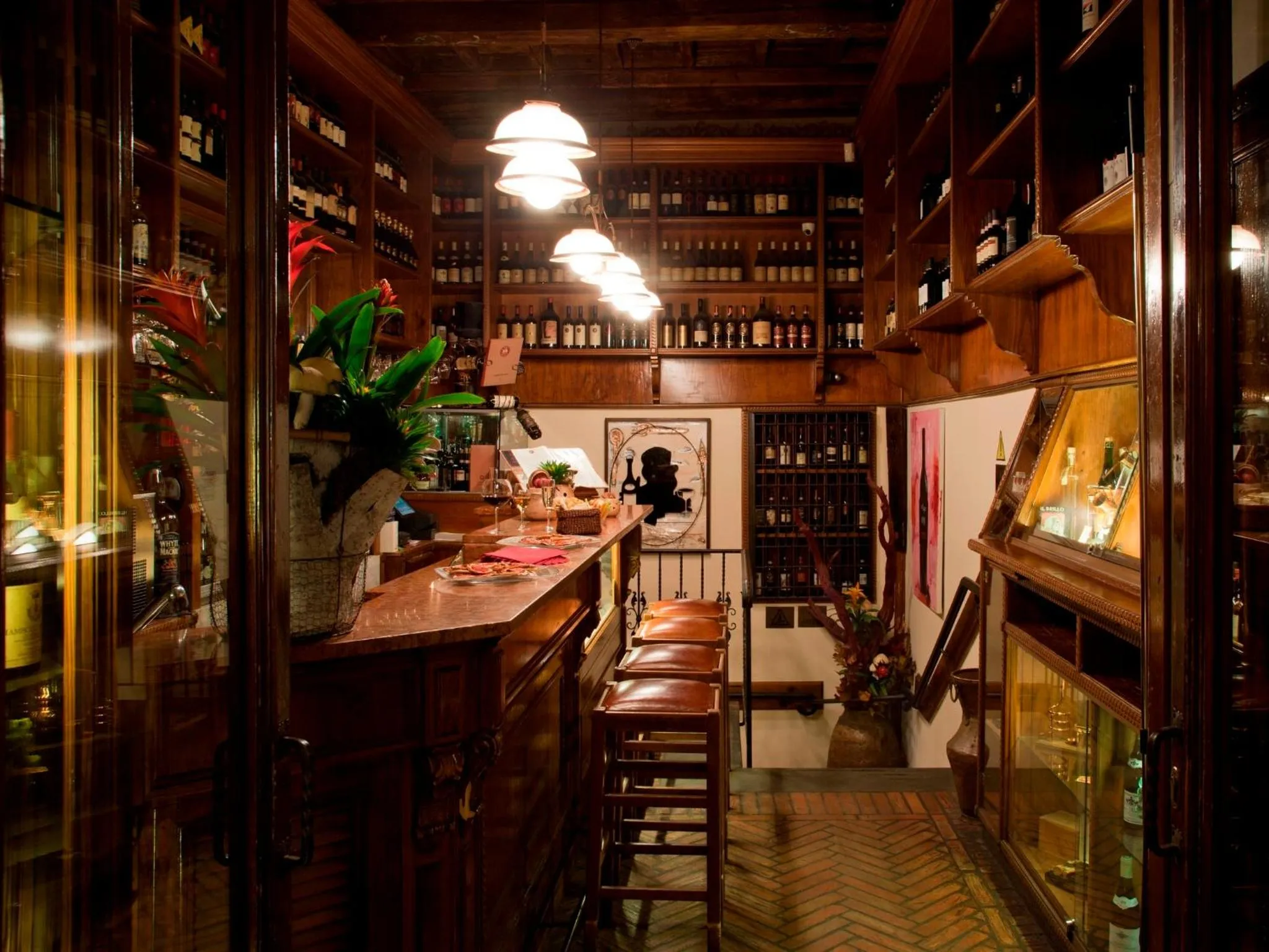 Restaurant/Places to Eat in Suite Valadier