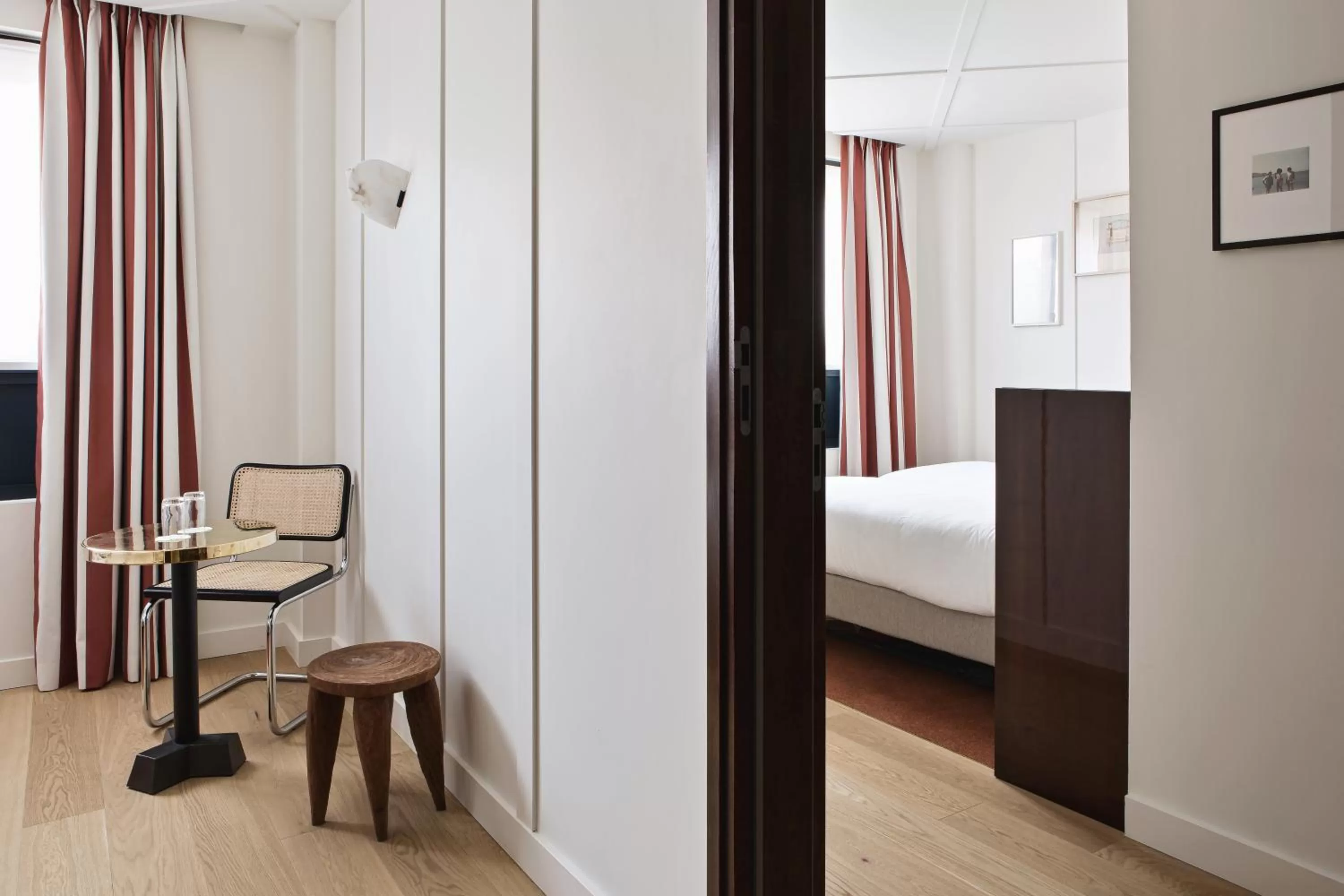 Property building, Bed in Hôtel Wallace Paris, a Member of Design Hotels