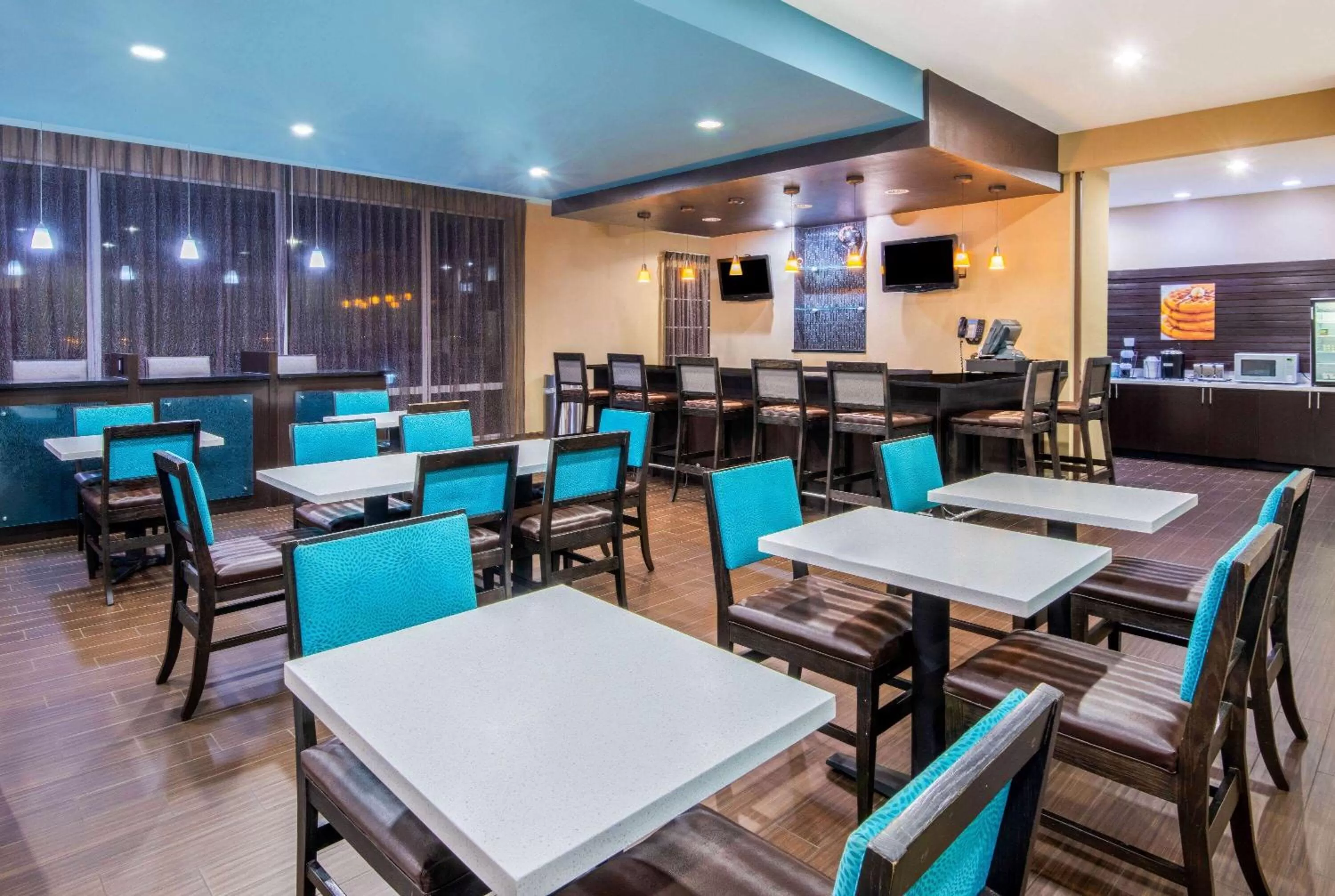 Restaurant/places to eat in La Quinta by Wyndham Clinton Historic Route 66