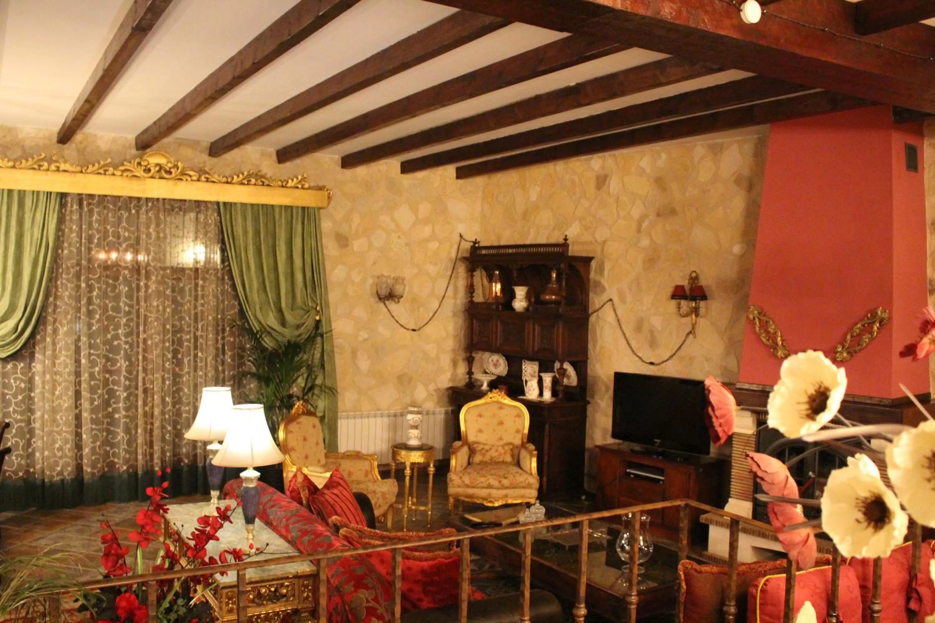 Communal lounge/ TV room in Casa Rural Mendoza