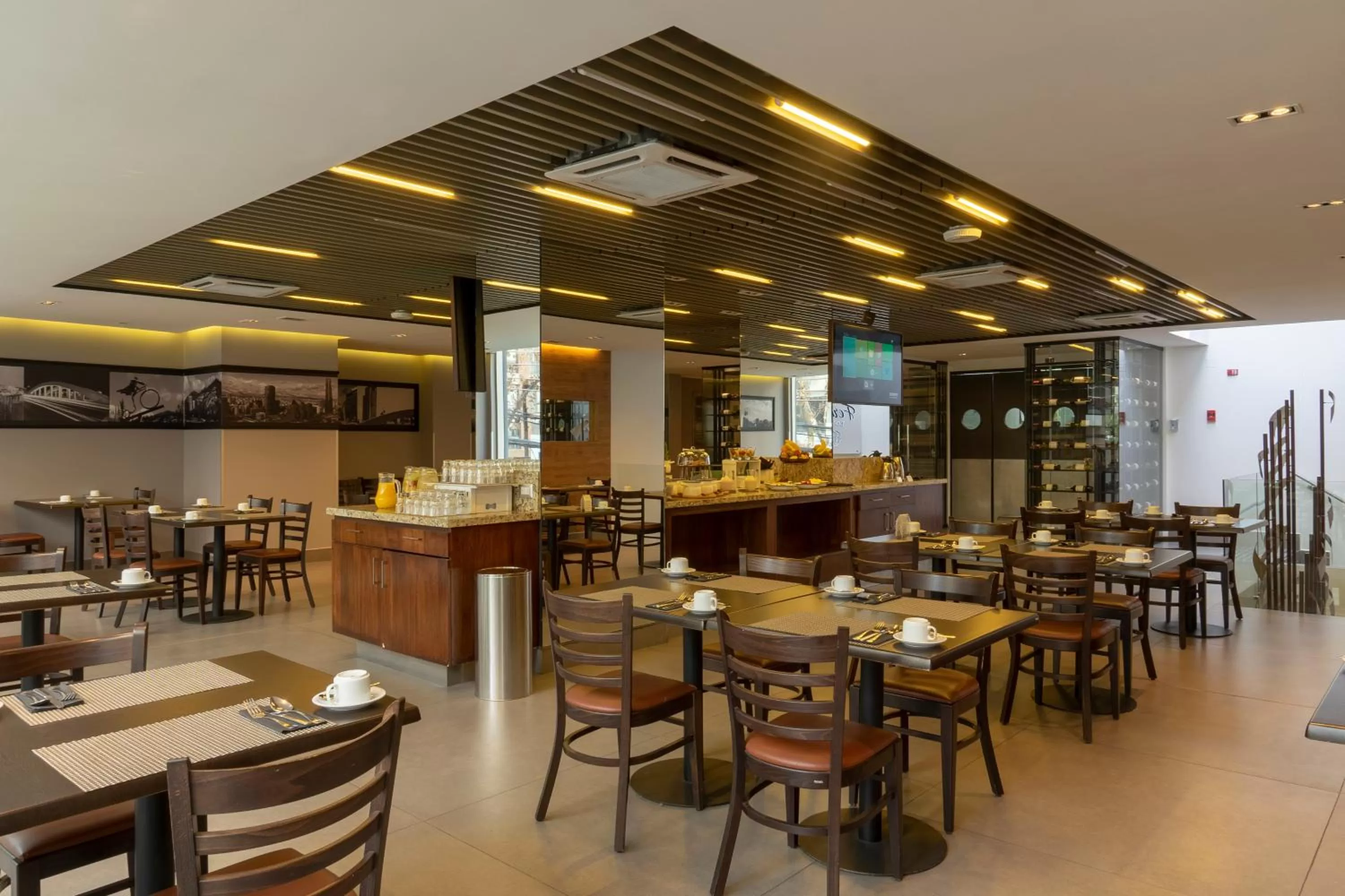 Restaurant/places to eat in Hotel Capital Bellet