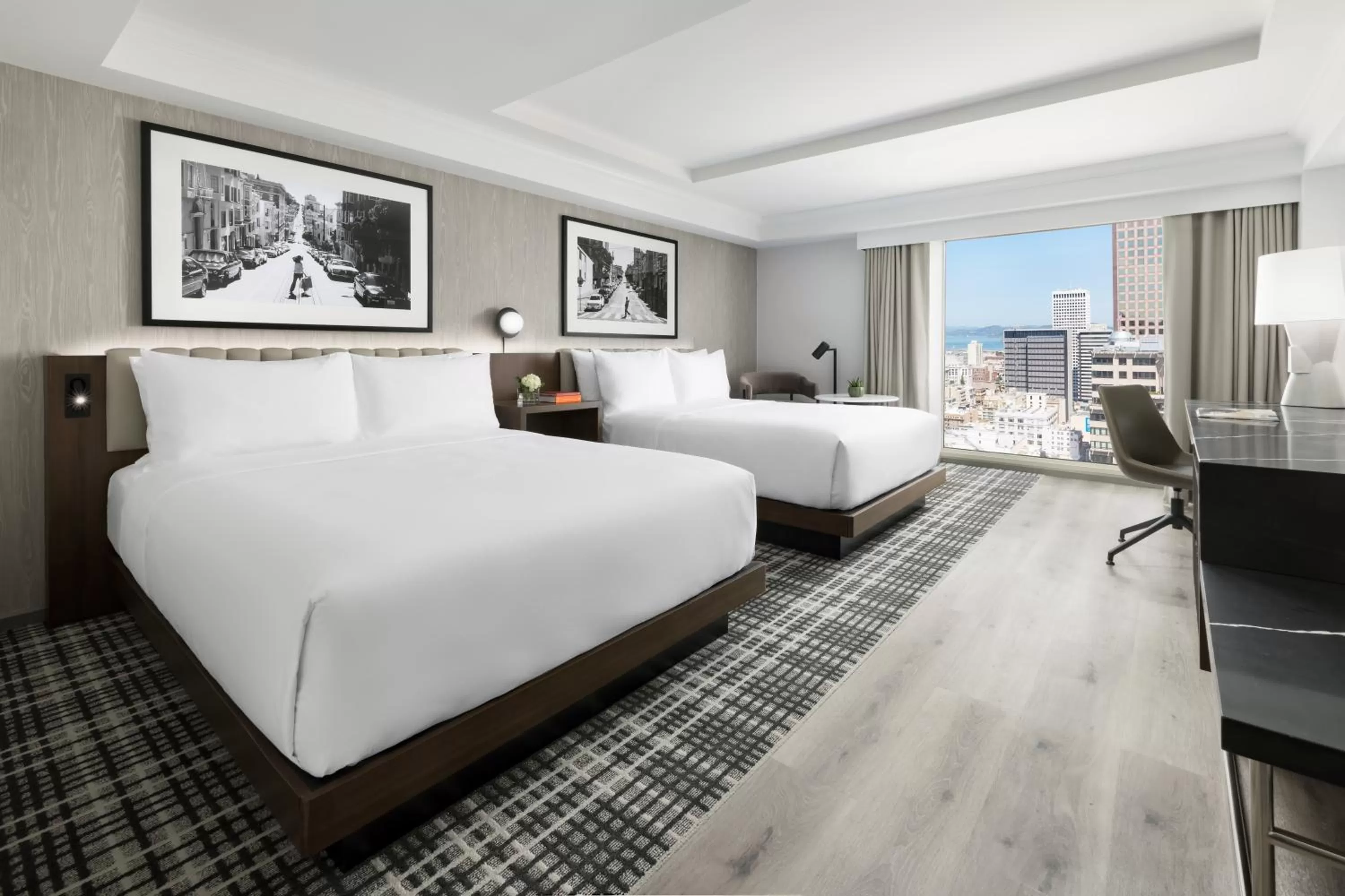 Photo of the whole room, Bed in Hyatt Regency San Francisco Downtown SOMA