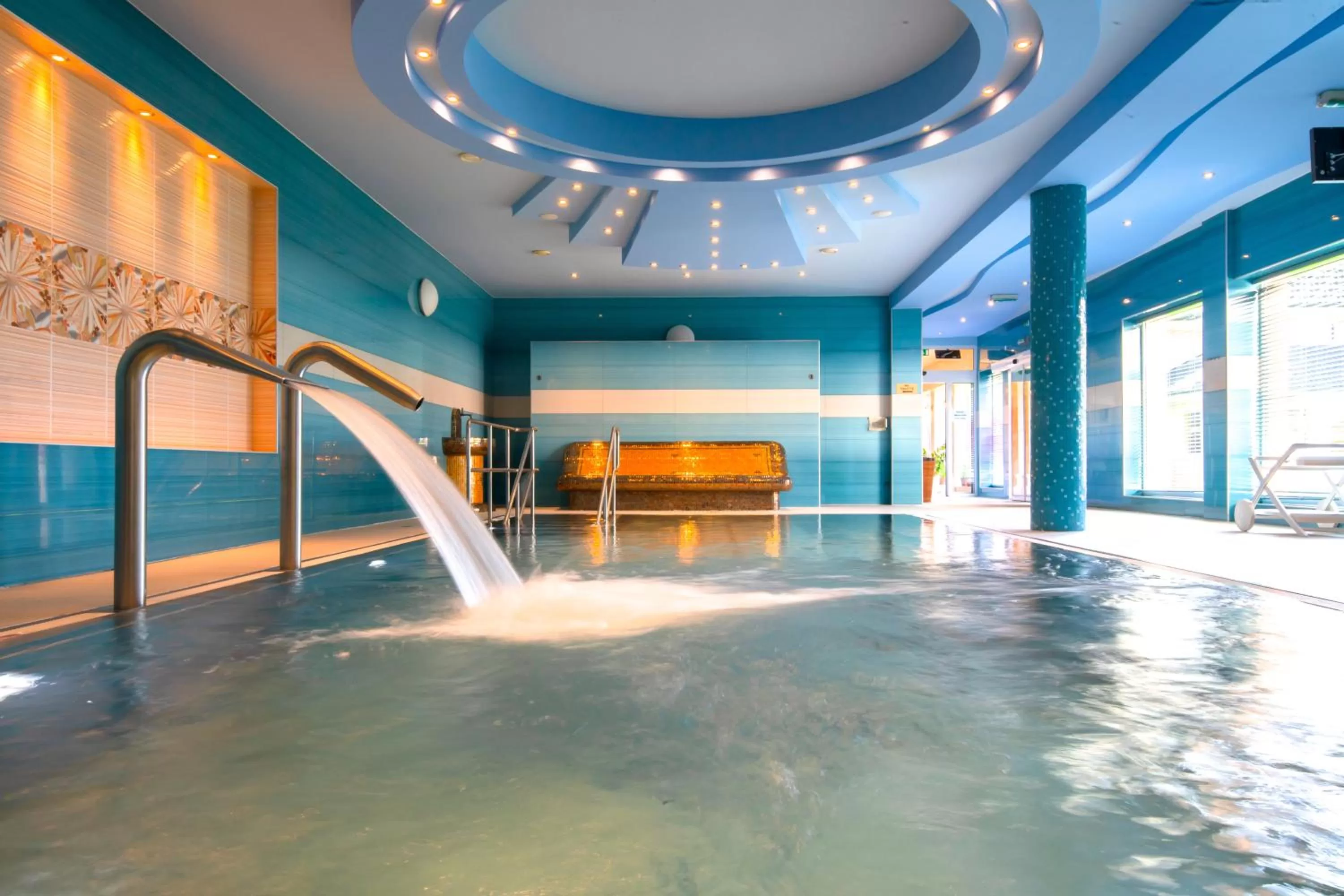 Hot Tub, Swimming Pool in Spa & Wellness Hotel Orchidea