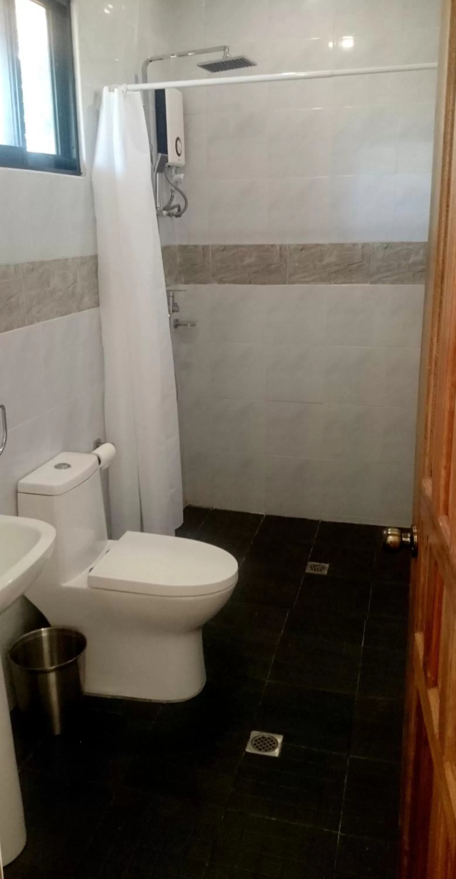 Bathroom in Alona Pawikan