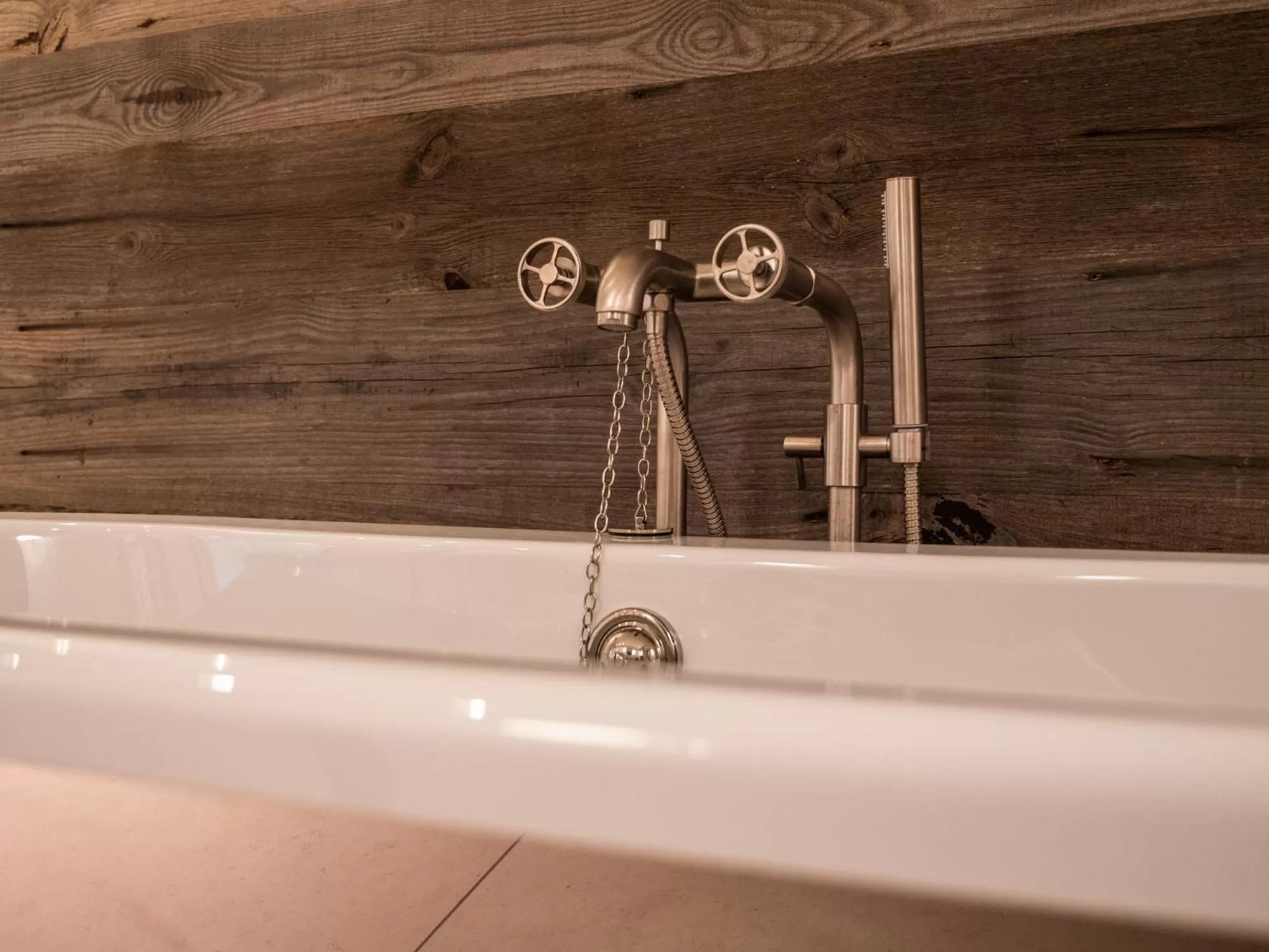 Hot Tub, Bathroom in Alpenloge Hotel