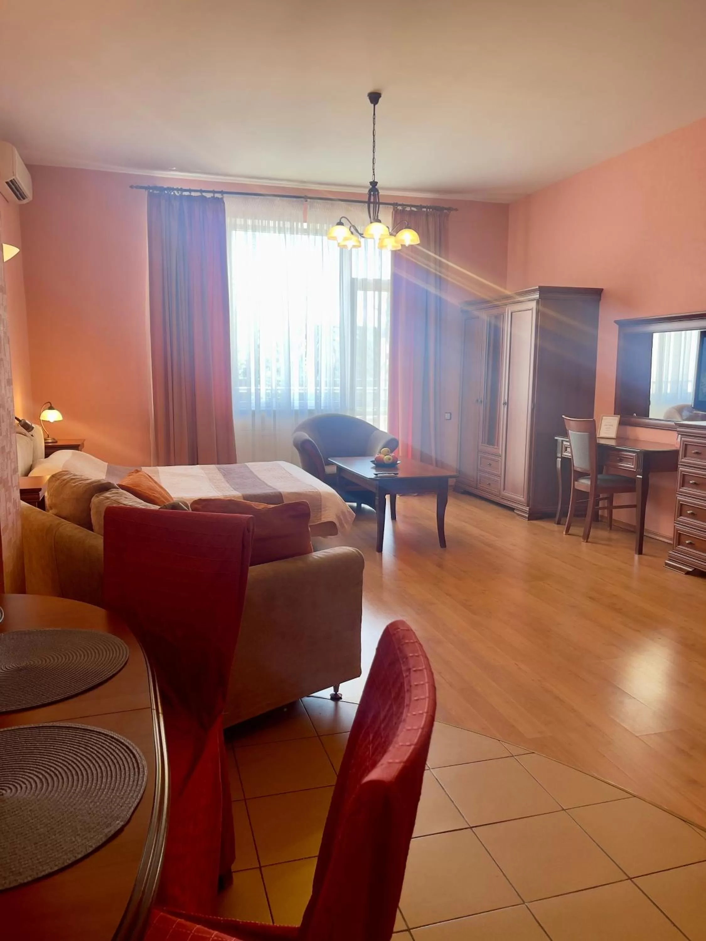 Bed, Seating Area in Arcada Apartments