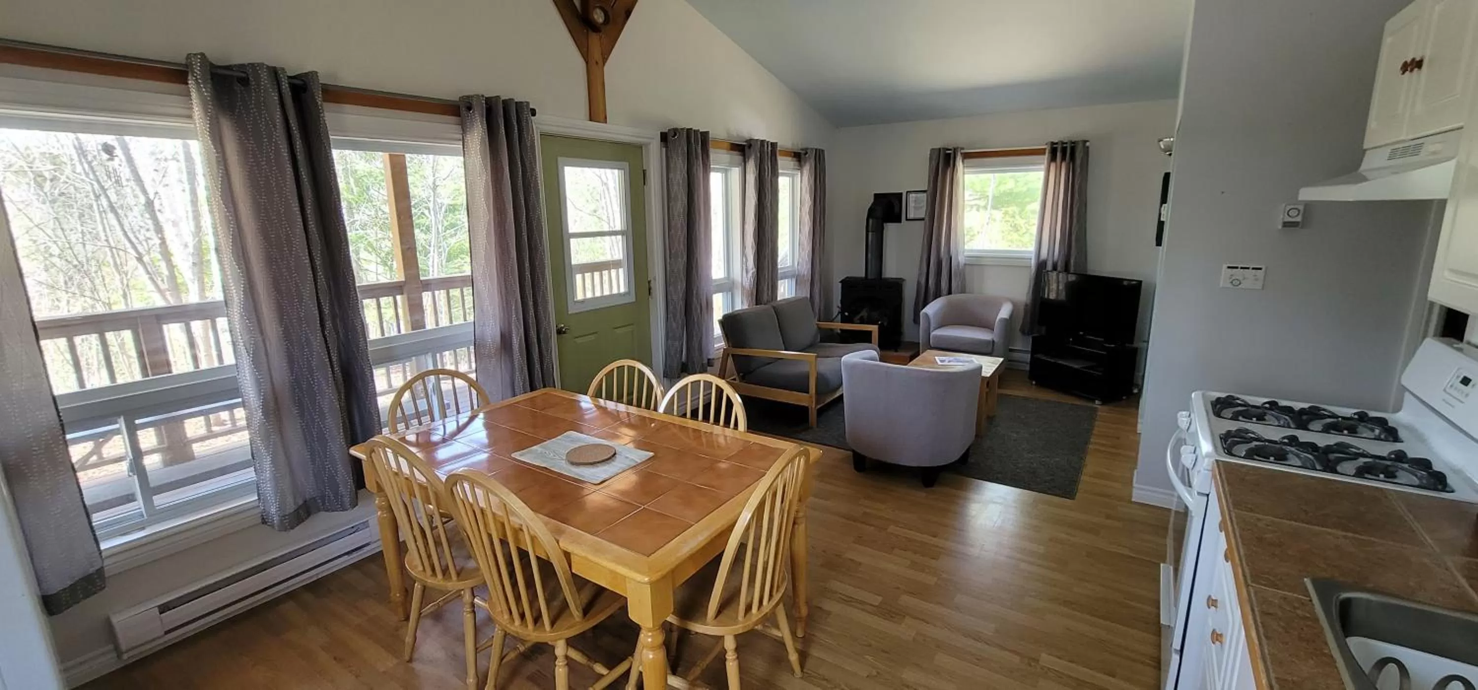 Seating area in Parkway Cottage Resort and Trading Post