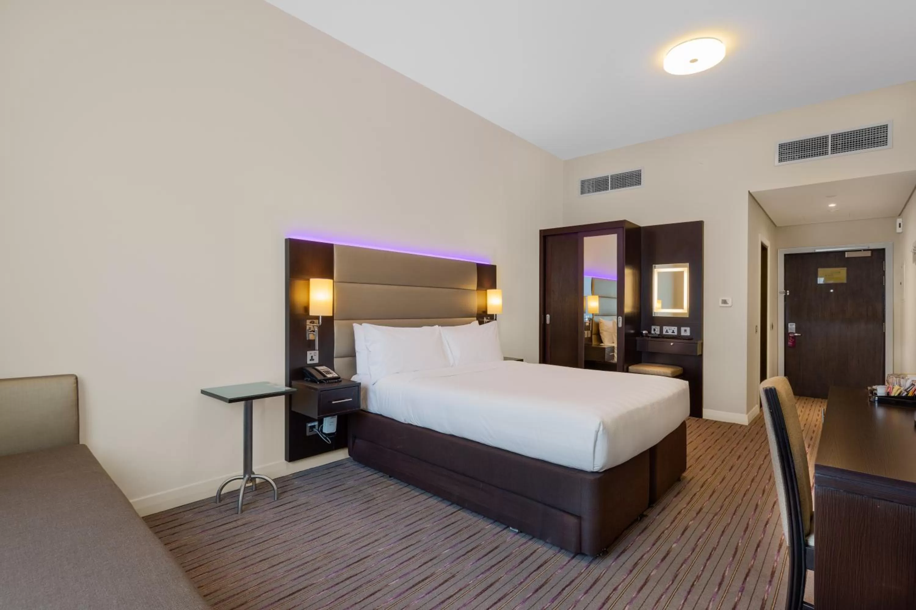 Smoking - Standard Double Room in Premier Inn Dubai Ibn Battuta Mall