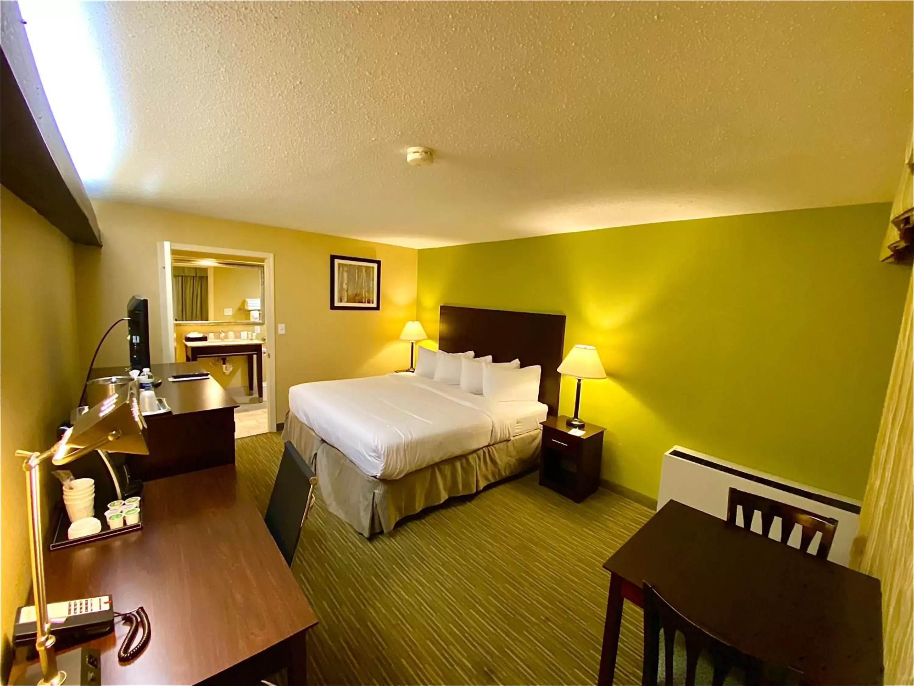 King Room - Mobility Access/Non-Smoking in Wyndham Garden Ann Arbor King Room - Mobility Access/Non-Smoking in Wyndham Garden Ann Arbor