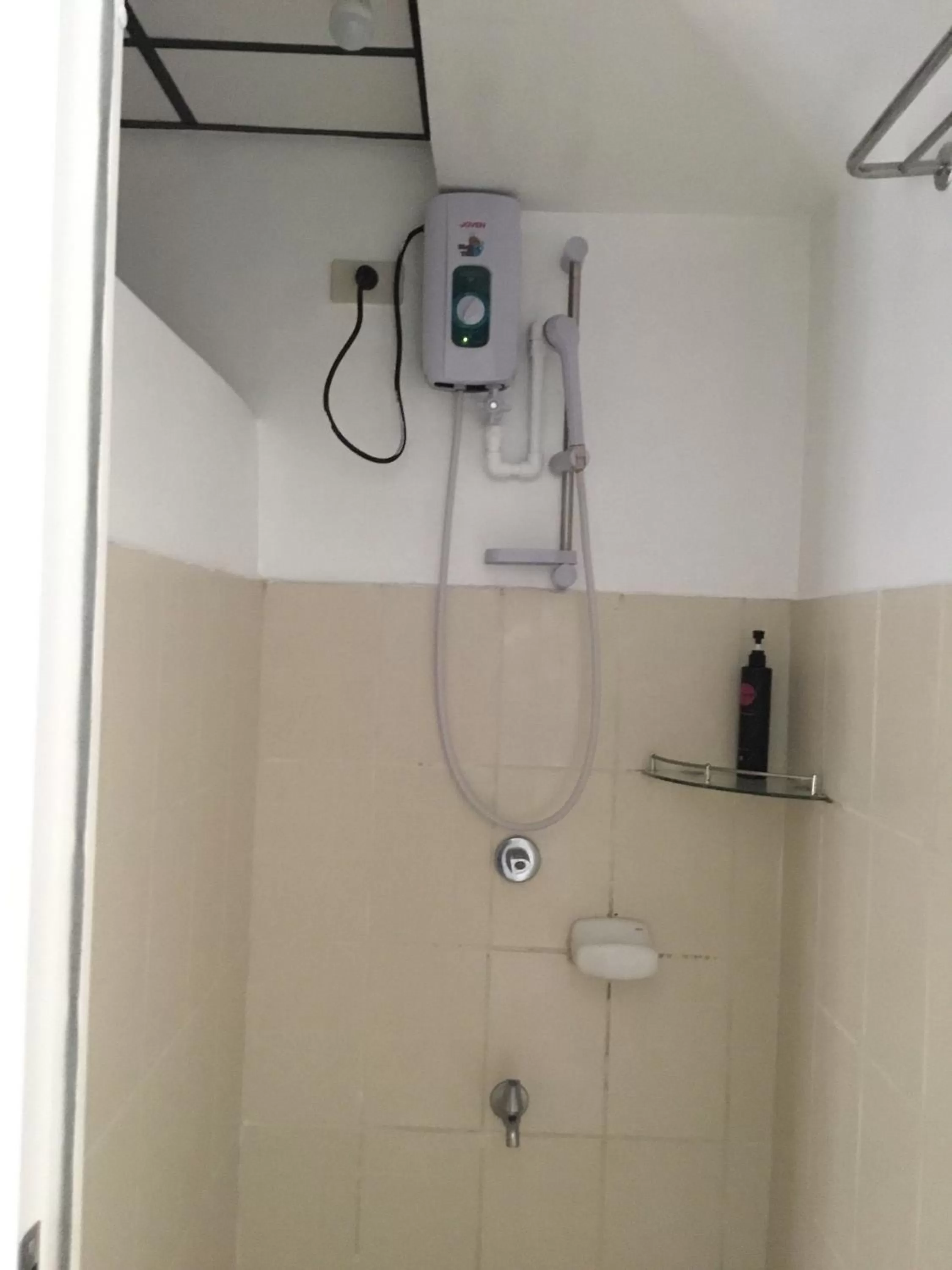 Shower in Condo with Free Swimming Pool & Viewing Deck