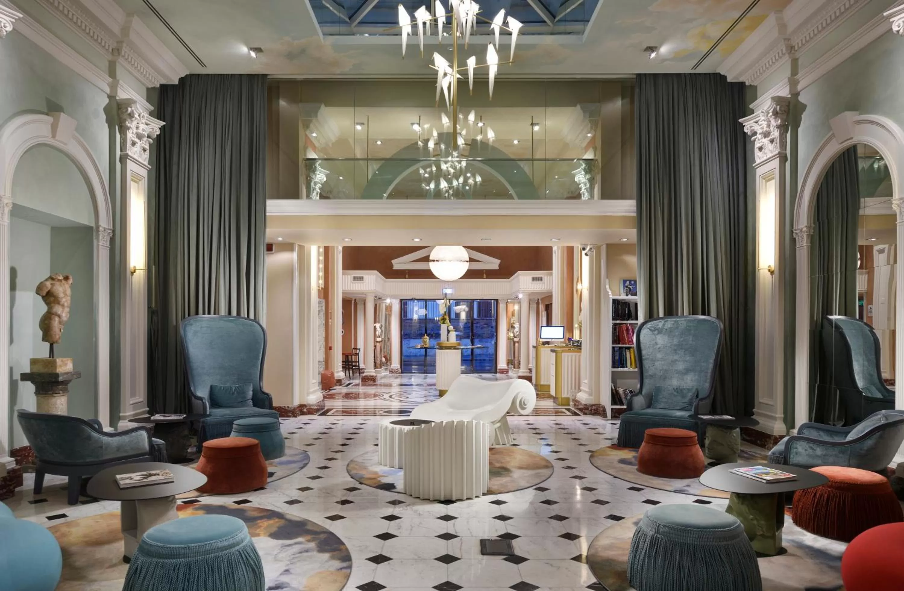 Lobby or reception in Leon's Place Hotel In Rome