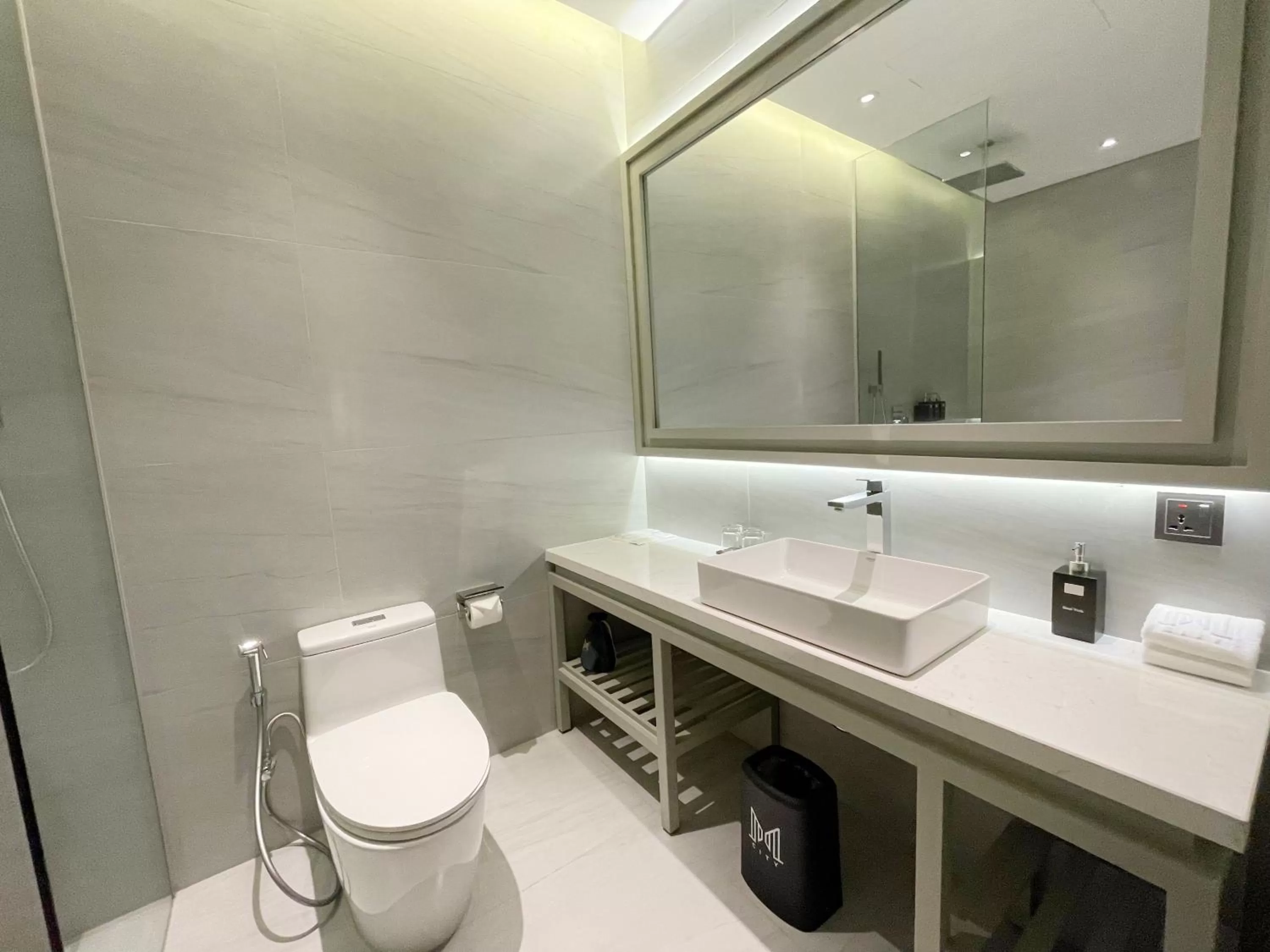 Toilet in M City Hotel Saigon