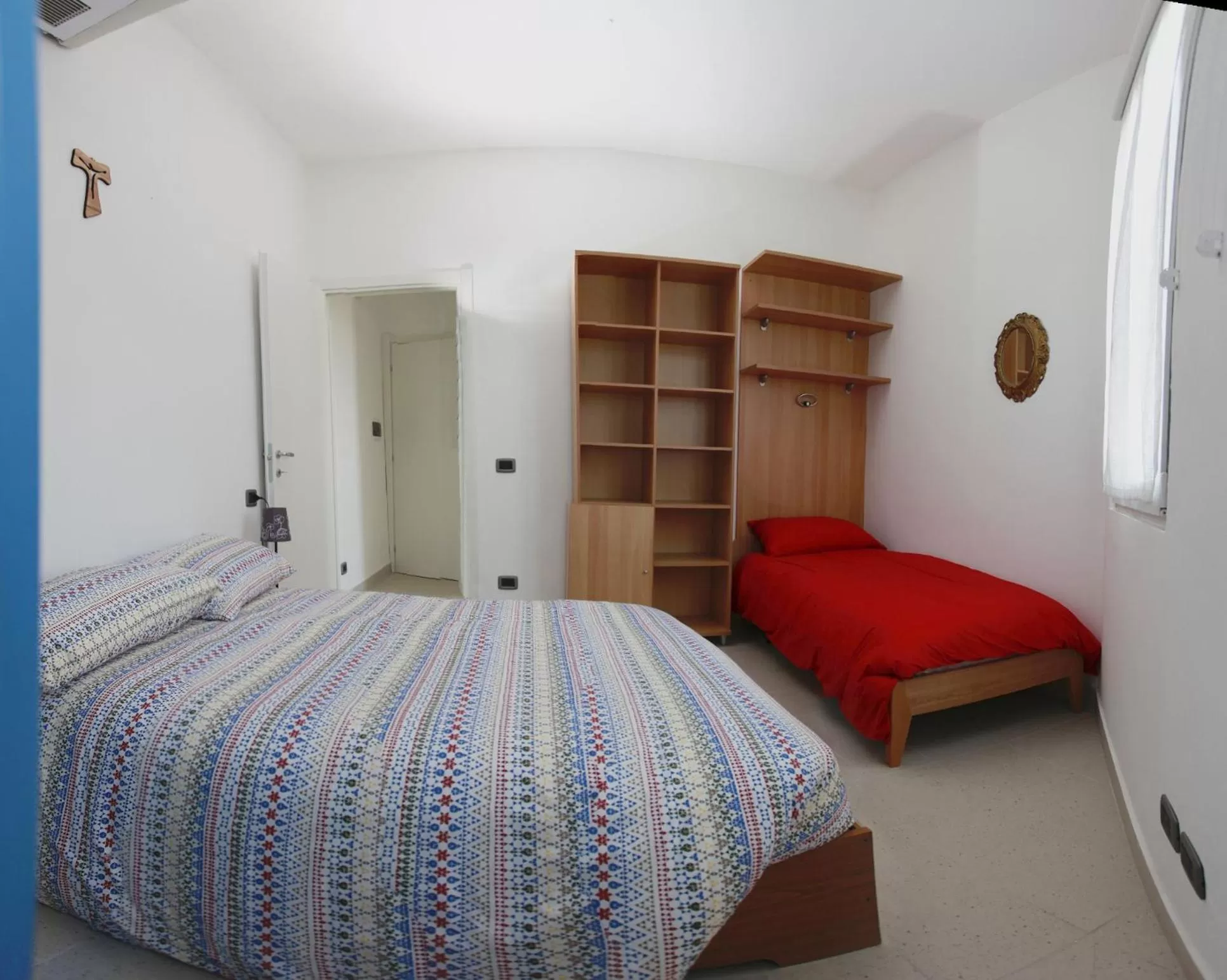 Photo of the whole room, Bed in Apartment Lake Maggiore - ITALIA