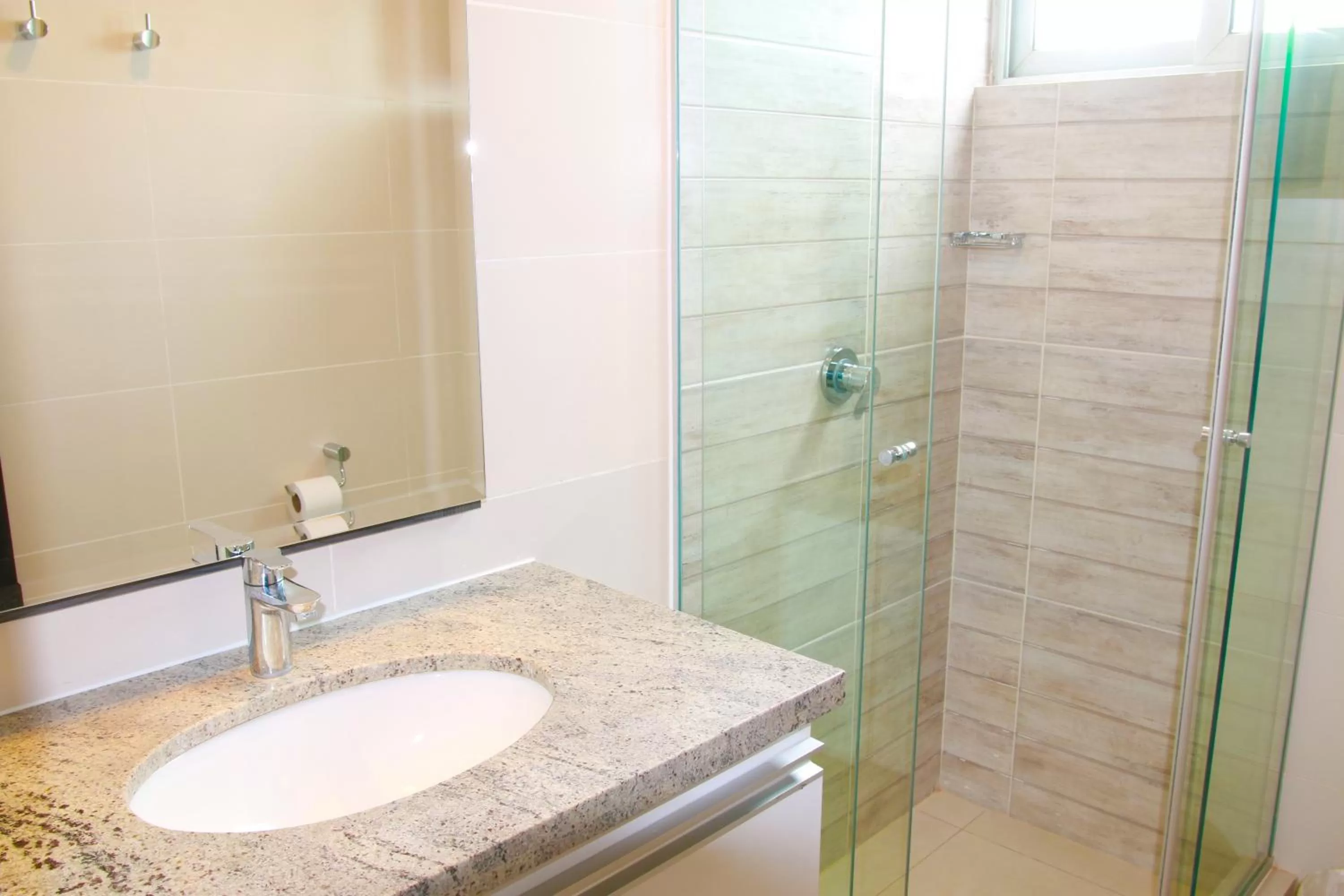 Shower in Urban Suites Apart Hotel