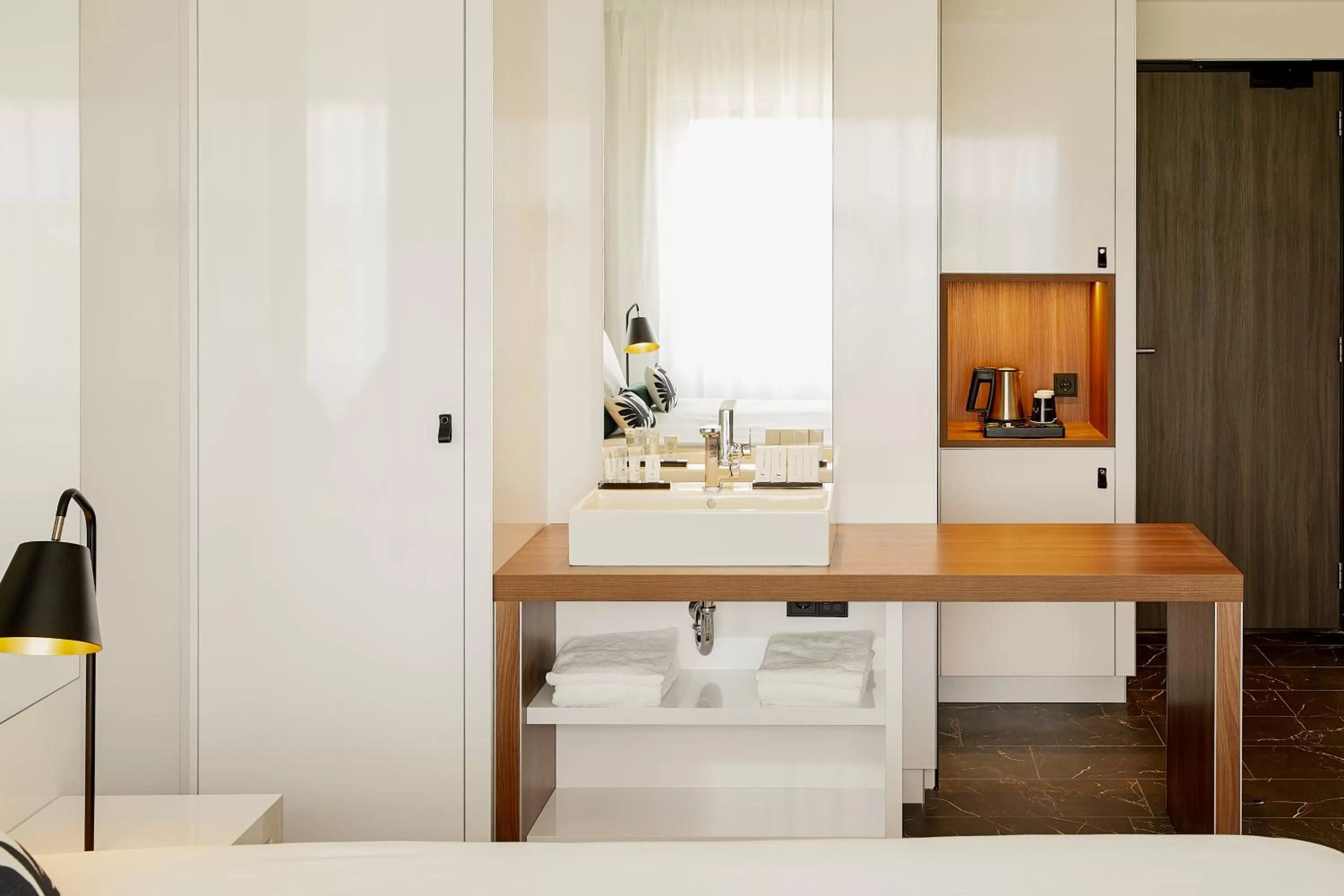 Coffee/tea facilities, Bed in Van der Valk Zaltbommel-A2