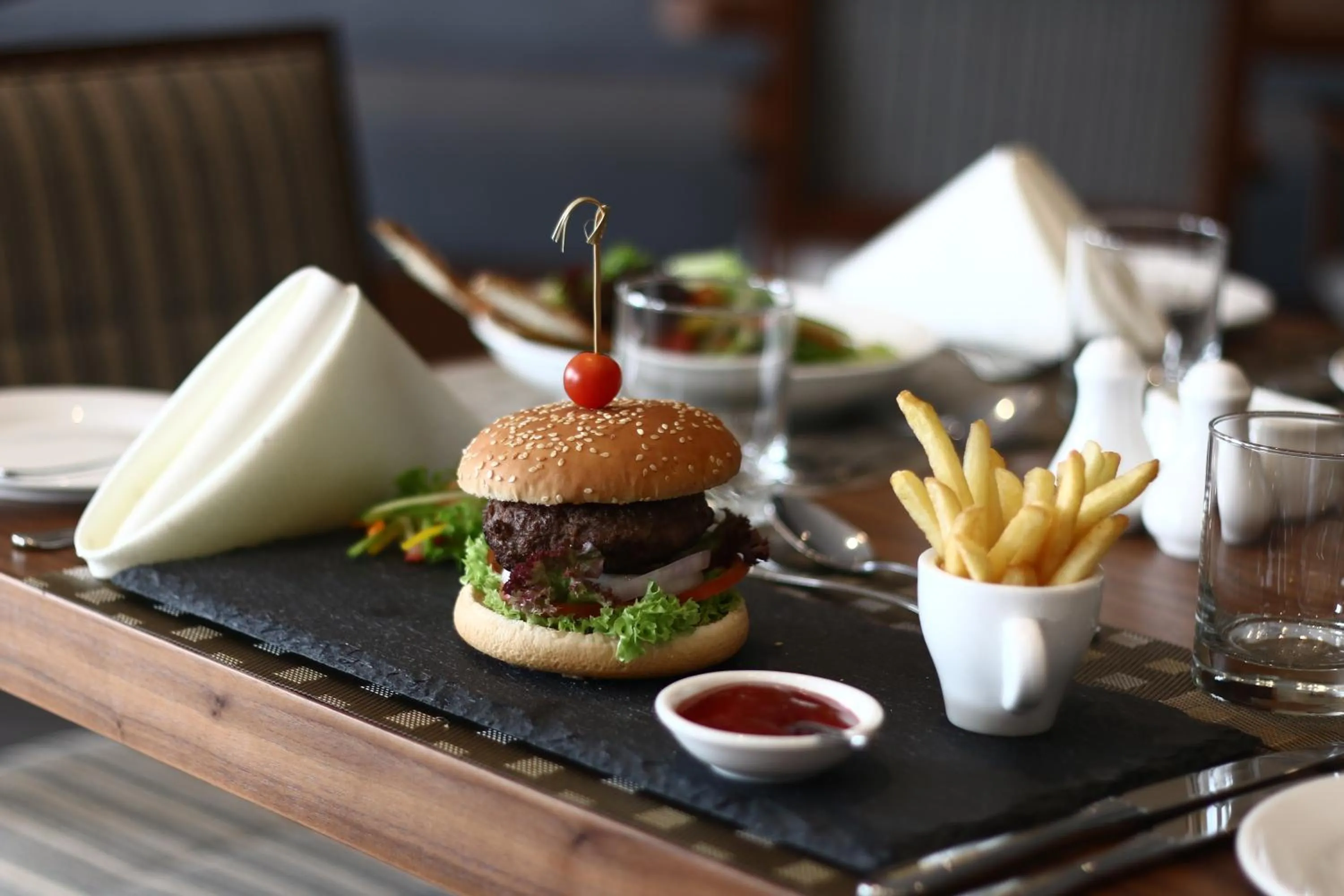 Restaurant/places to eat, Food in Levatio Hotel Muscat