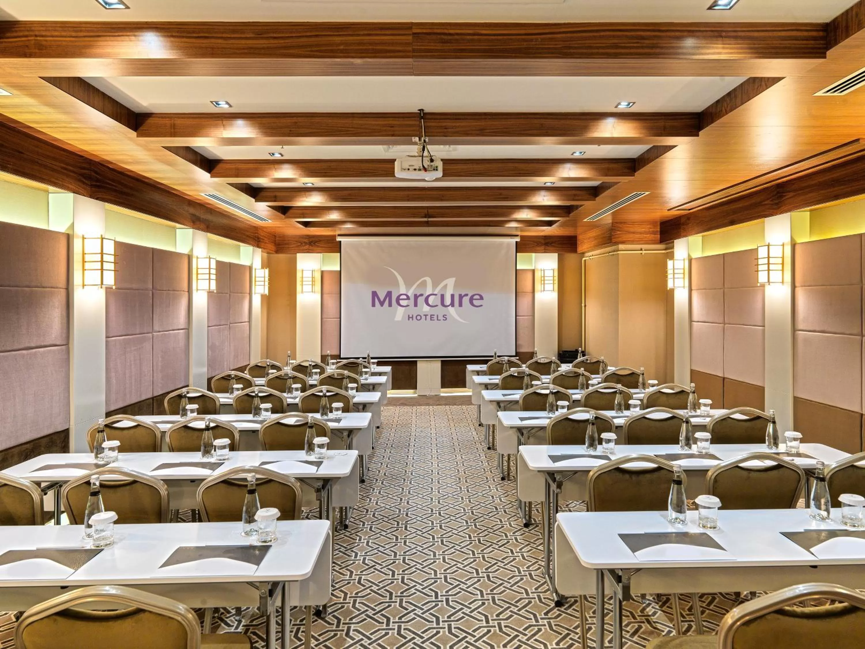 Business facilities in Mercure Istanbul Bomonti