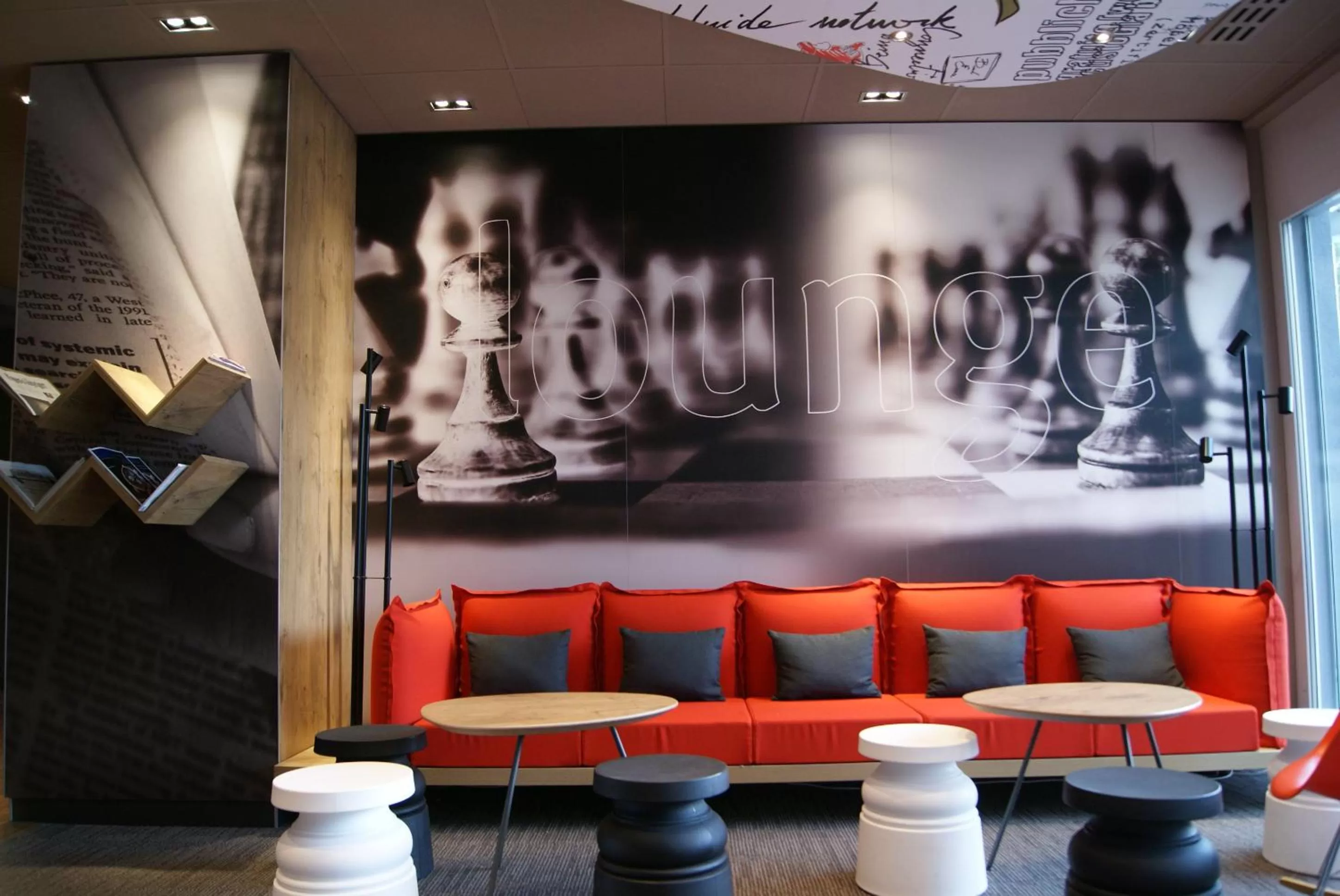 Communal lounge/ TV room in ibis Winterthur City