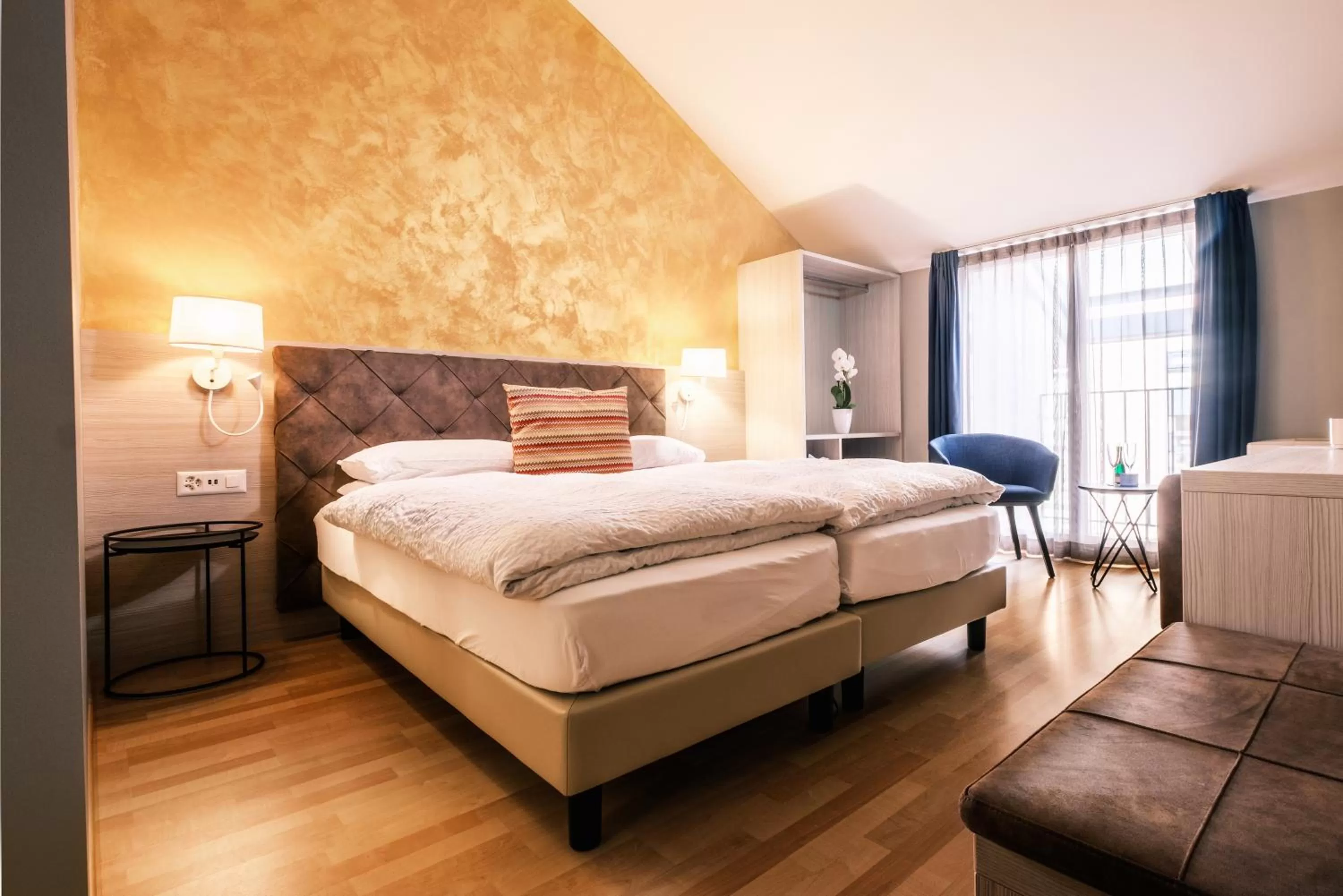 Photo of the whole room, Bed in Hotel Zurigo Downtown