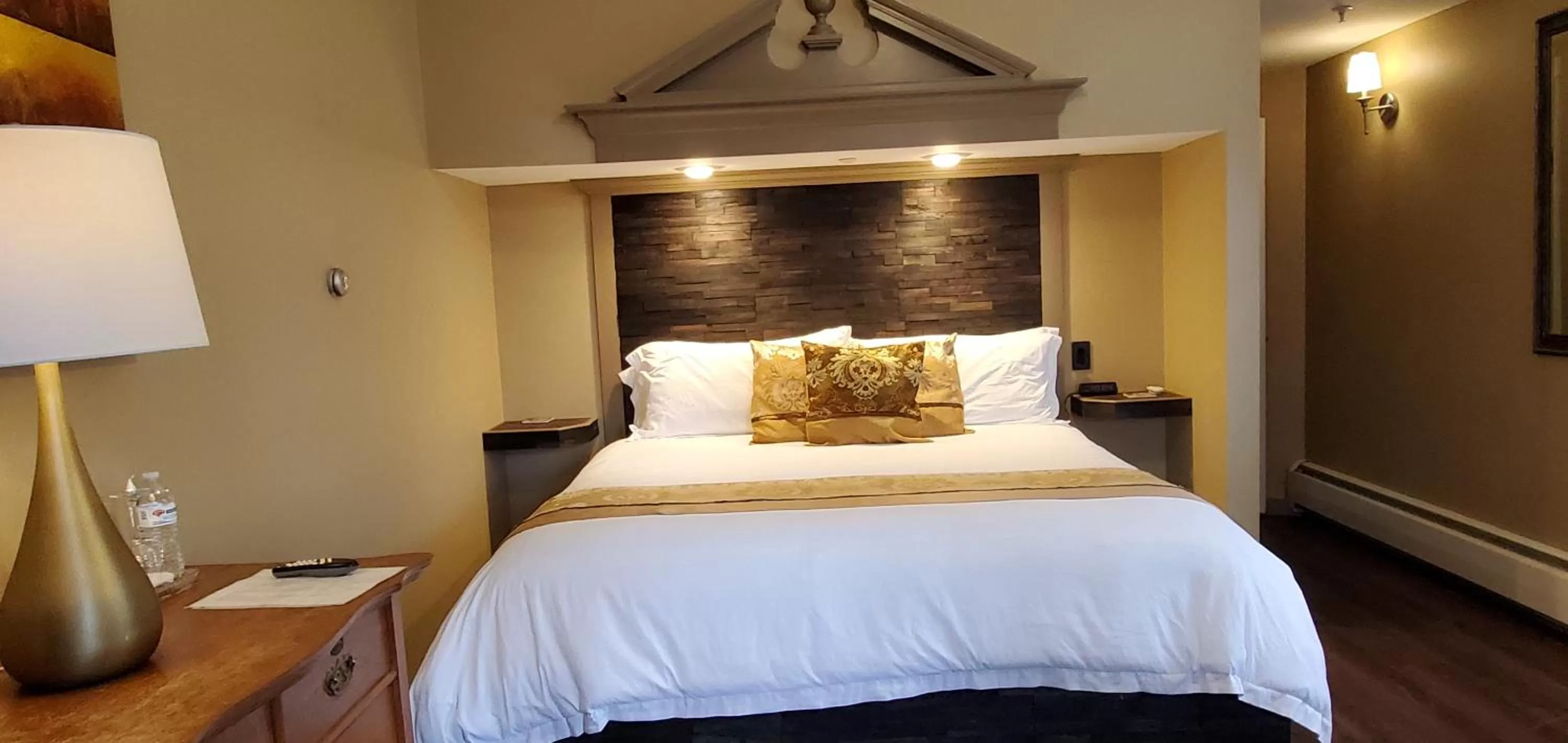 Bed in Blackberry Inn