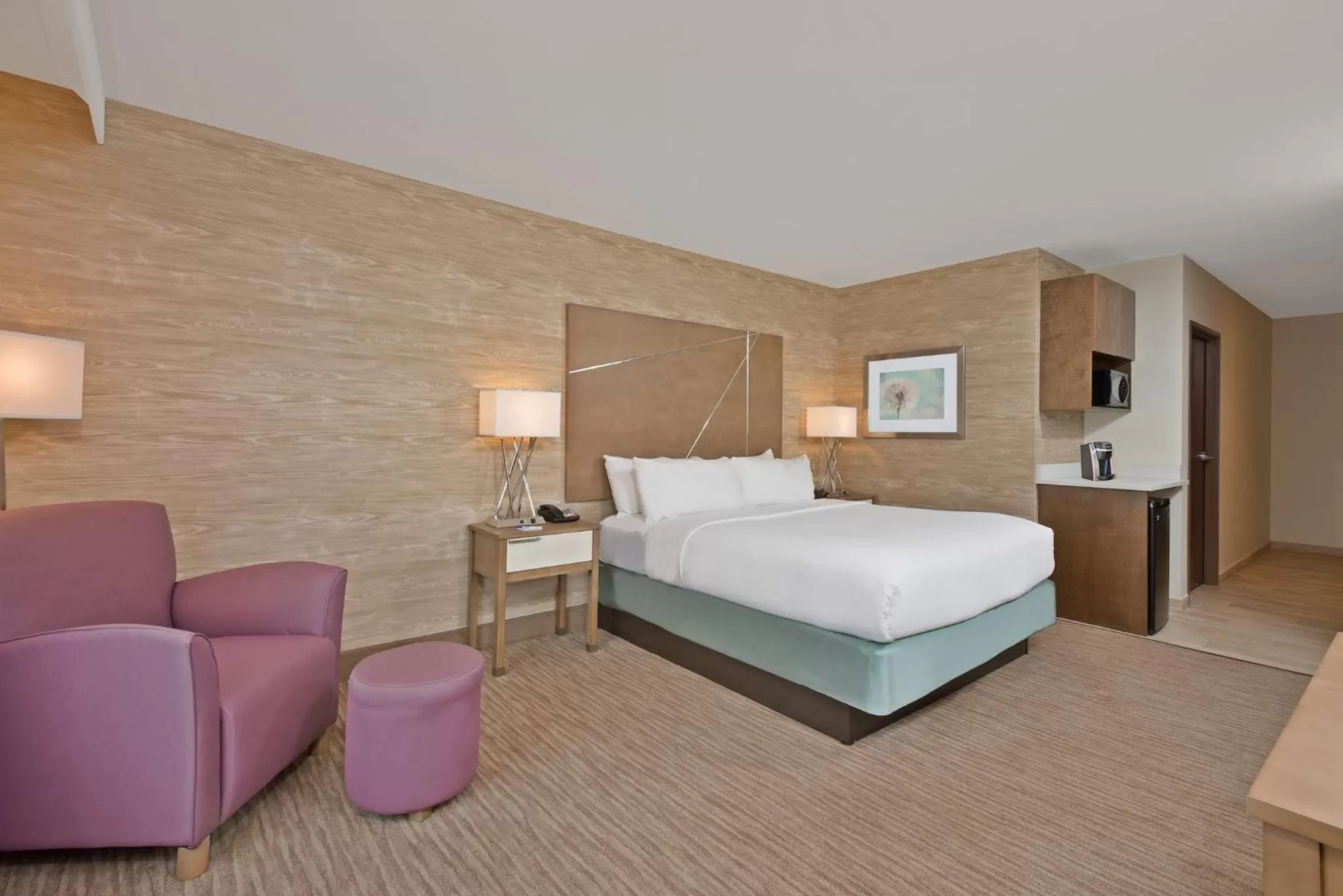 Photo of the whole room, Bed in Holiday Inn Express & Suites New Cumberland by IHG