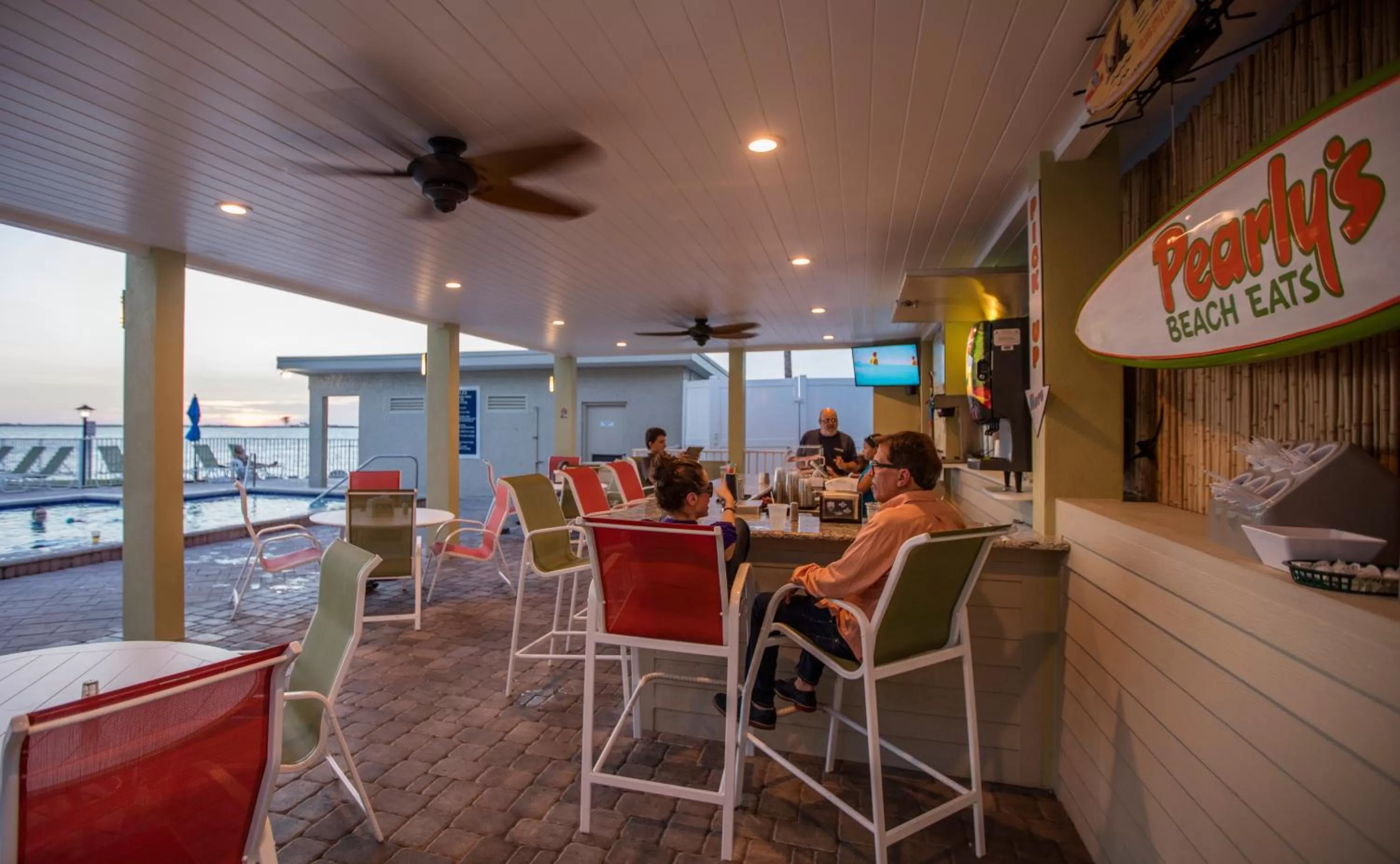 Restaurant/places to eat in Sailport Waterfront Suites