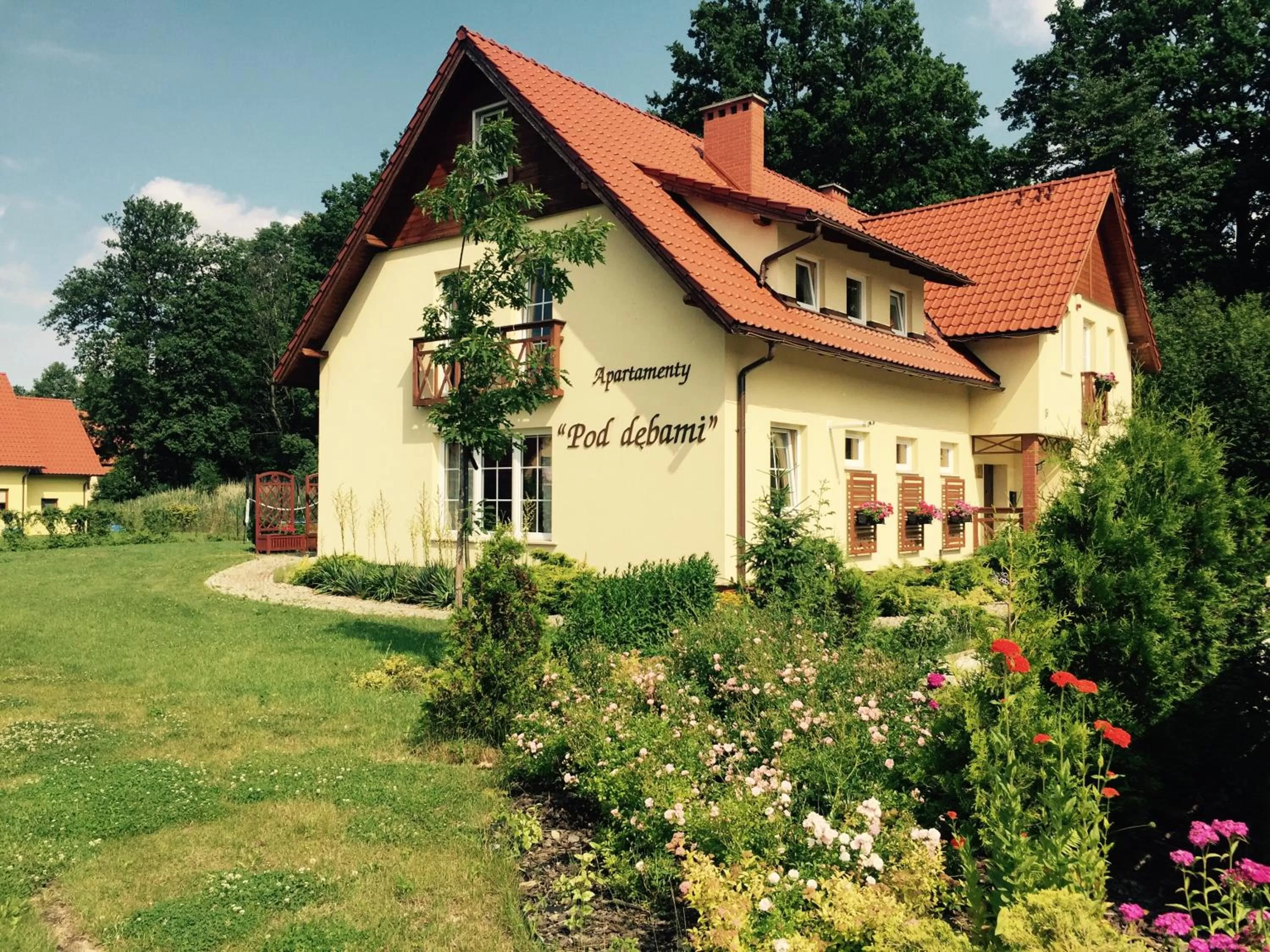 ApartamentyKudowa - Willa Pod Dębami z ogrodem i parkingiem,