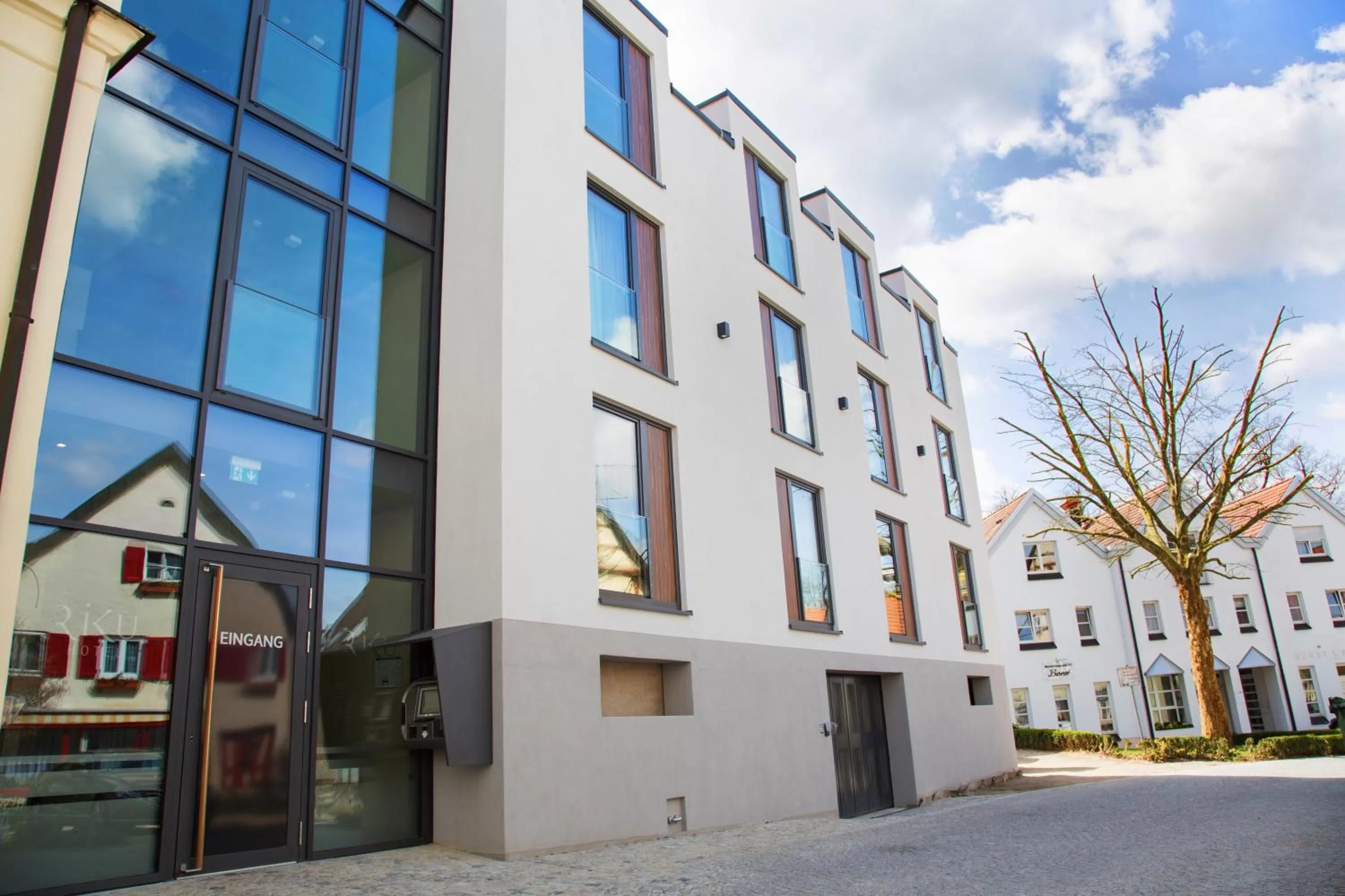 Property building in RiKu HOTEL Weißenhorn