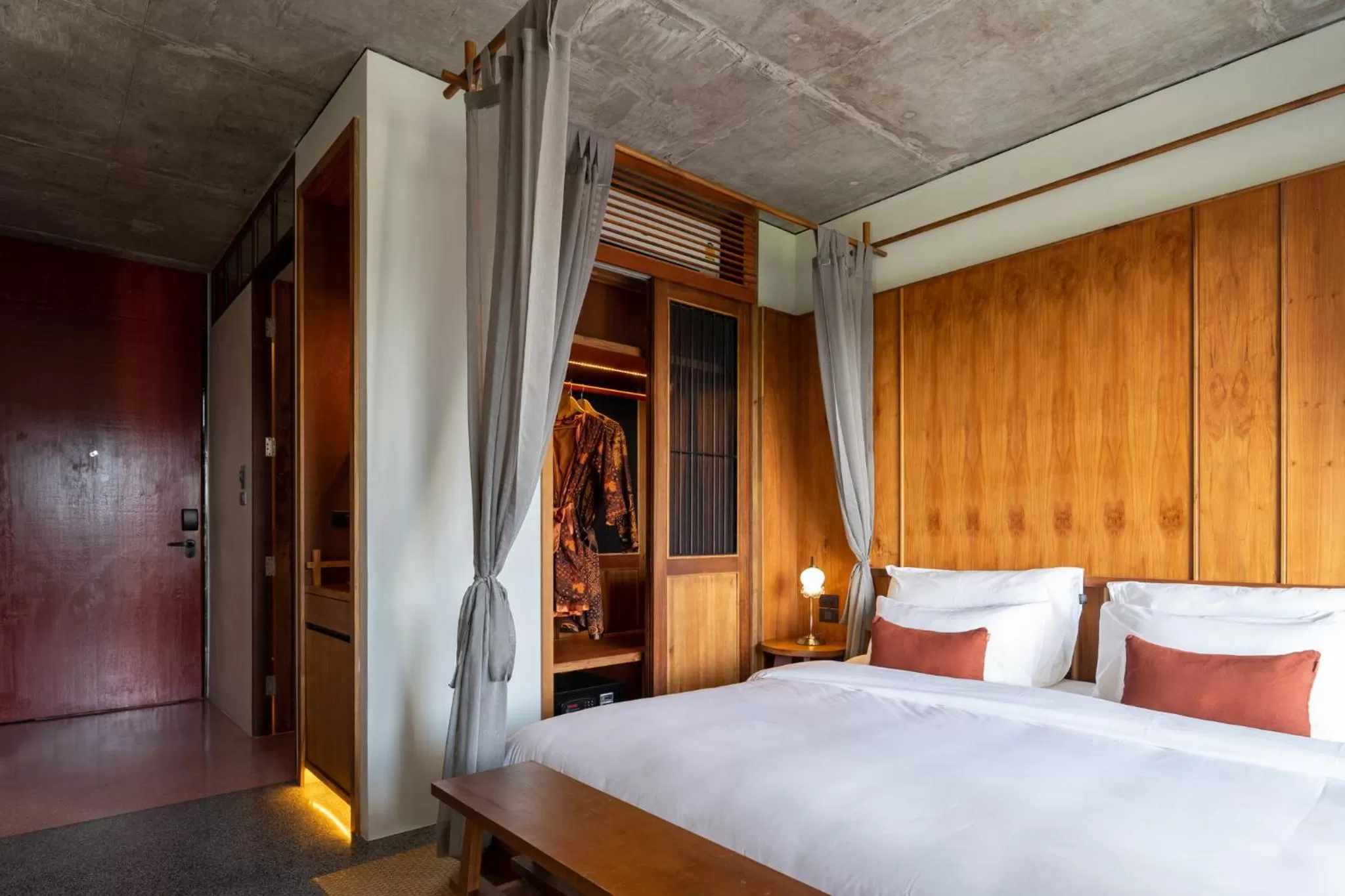 Photo of the whole room, Bed in Hotel Gahn Khao Lak