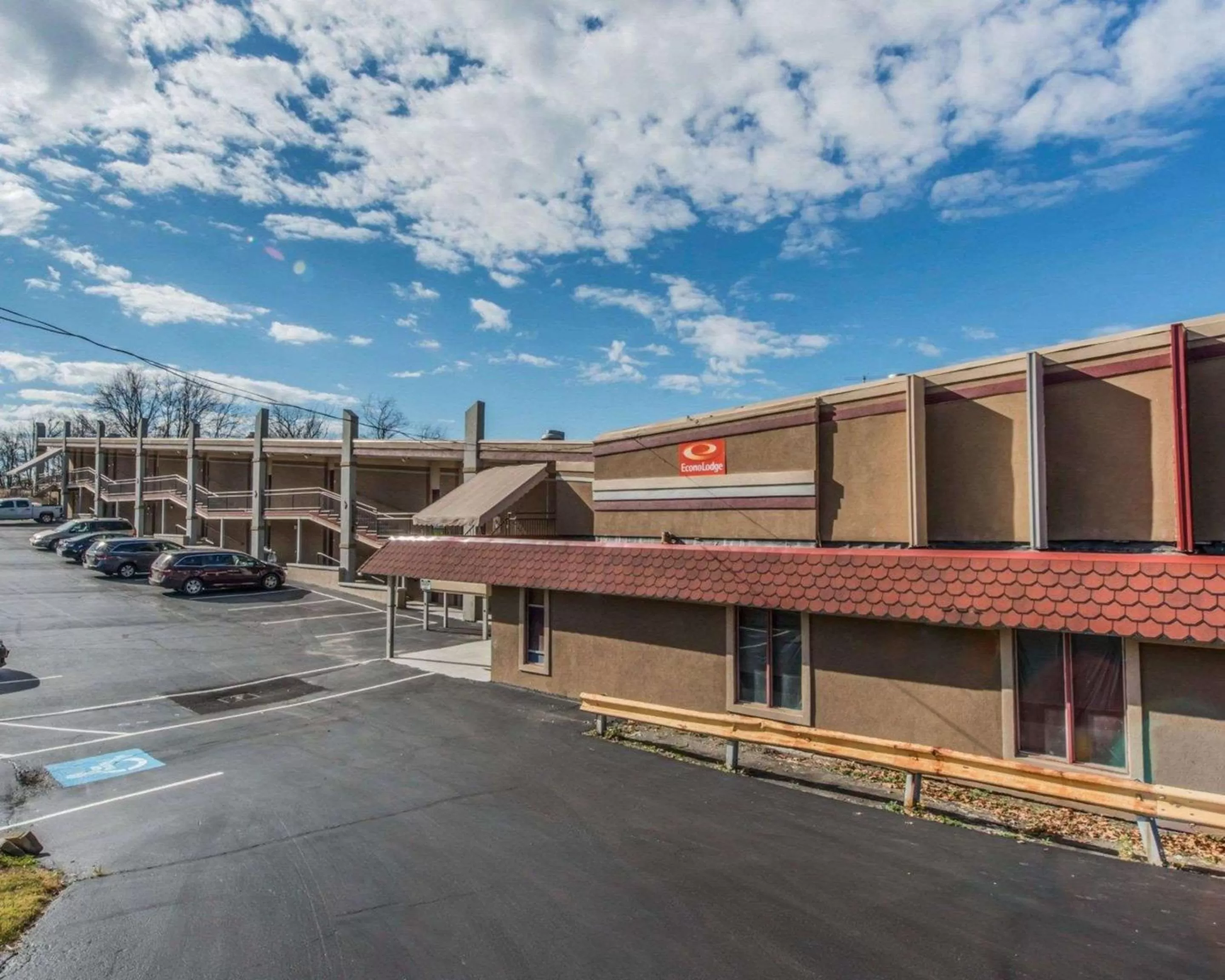 Property building in Econo Lodge Hermitage South