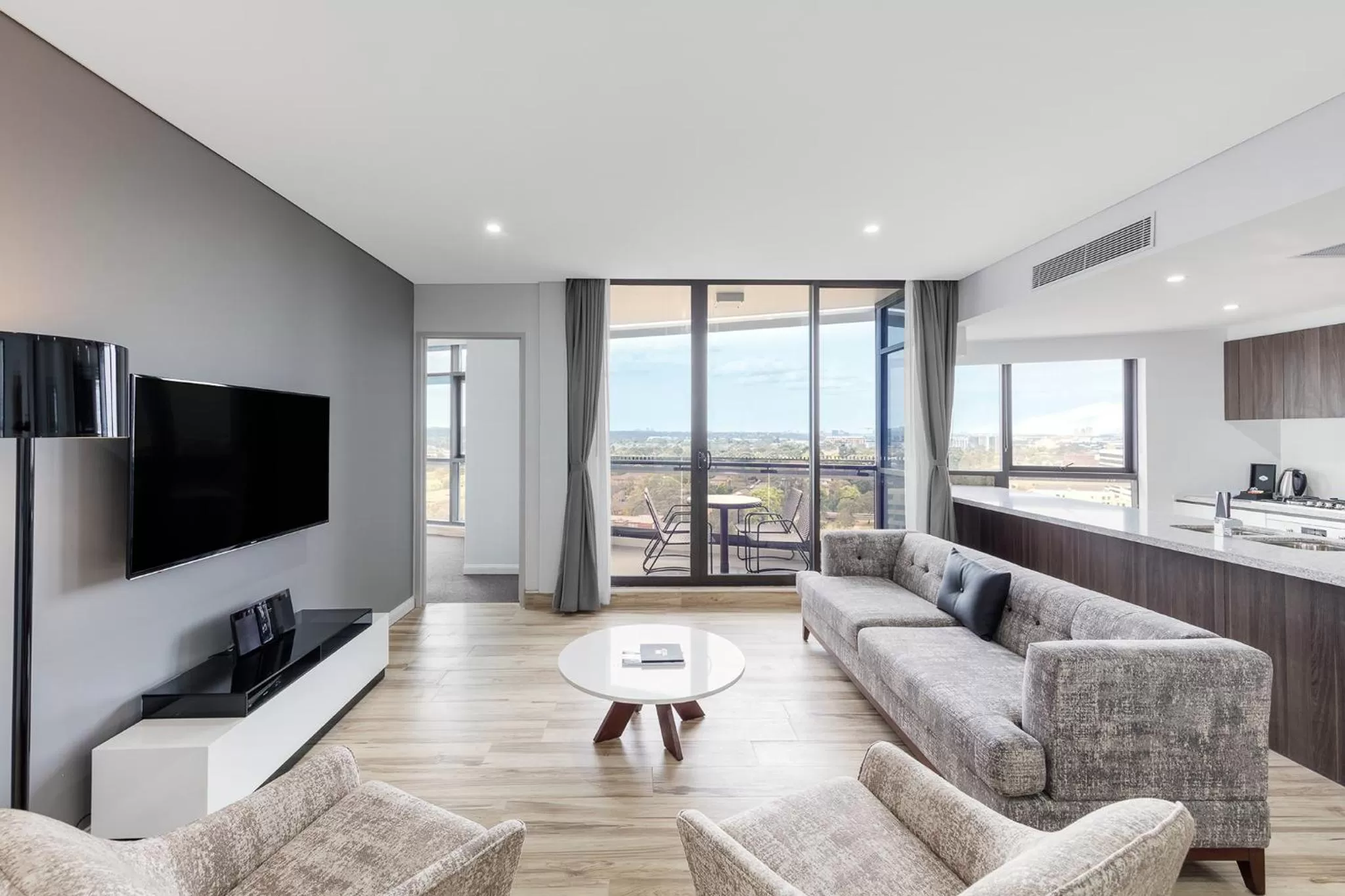 TV and multimedia in Meriton Suites Church Street, Parramatta