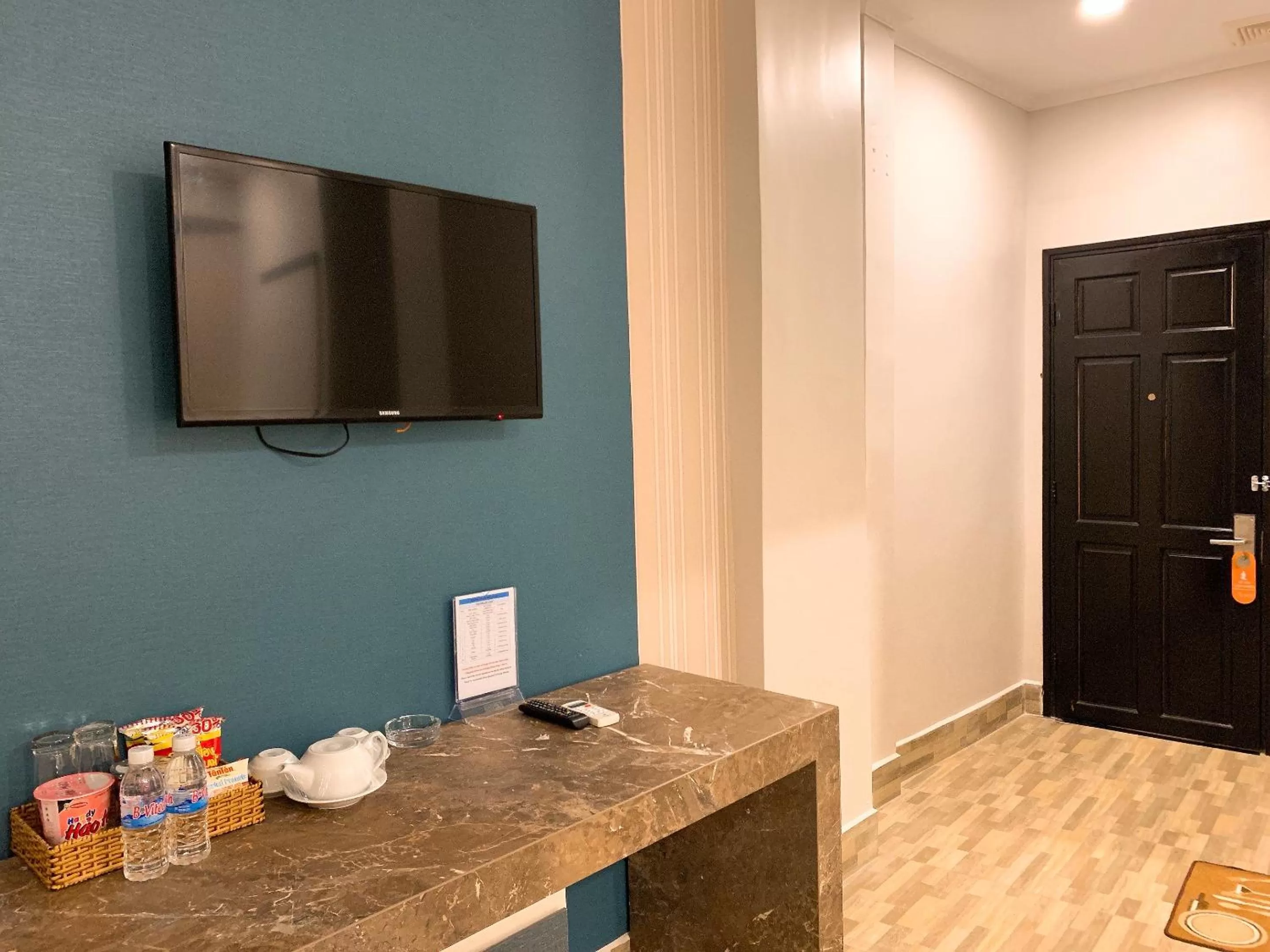 TV and multimedia, TV/Entertainment Center in LION HOTEL