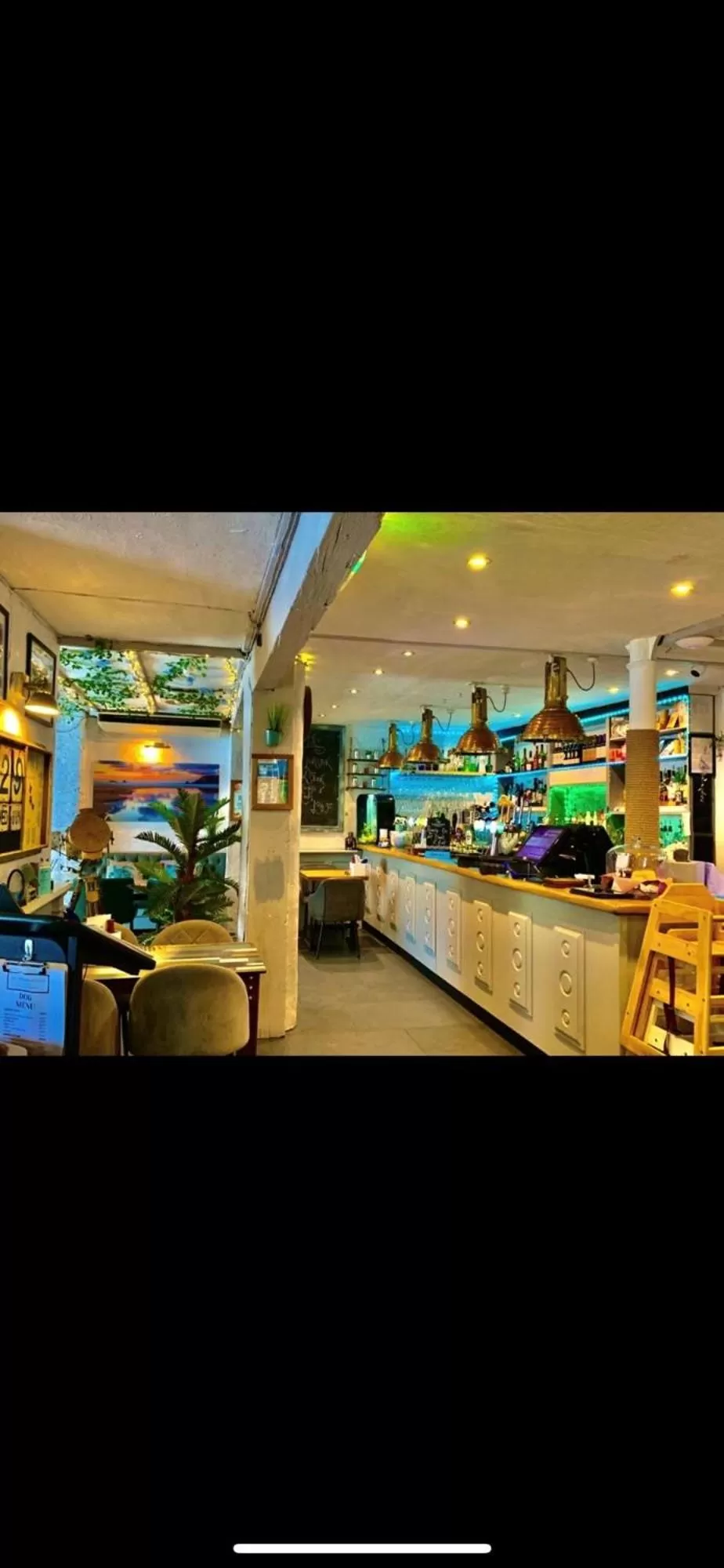 Restaurant/places to eat in Molesworth Arms