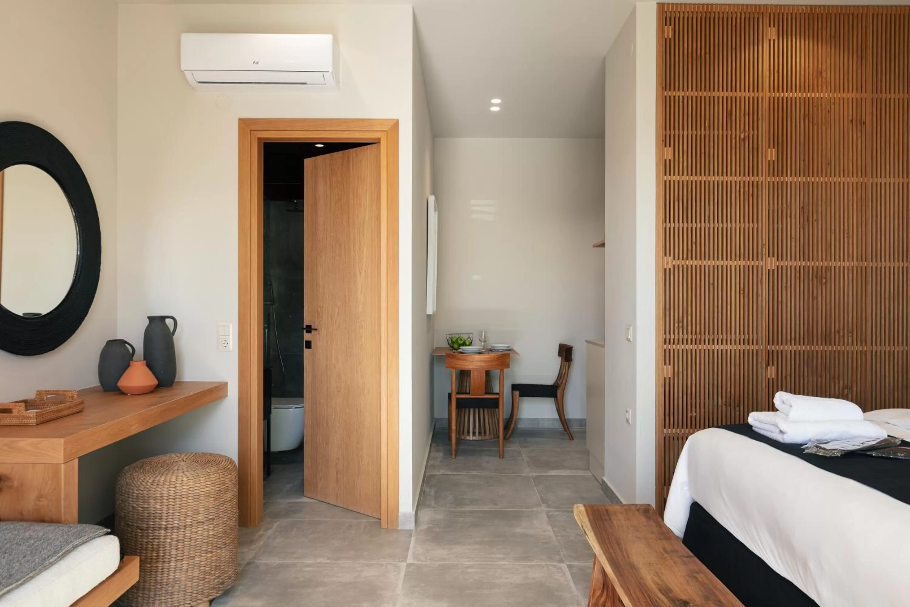 Photo of the whole room, Bed in Chapter 02 Gallery Suites