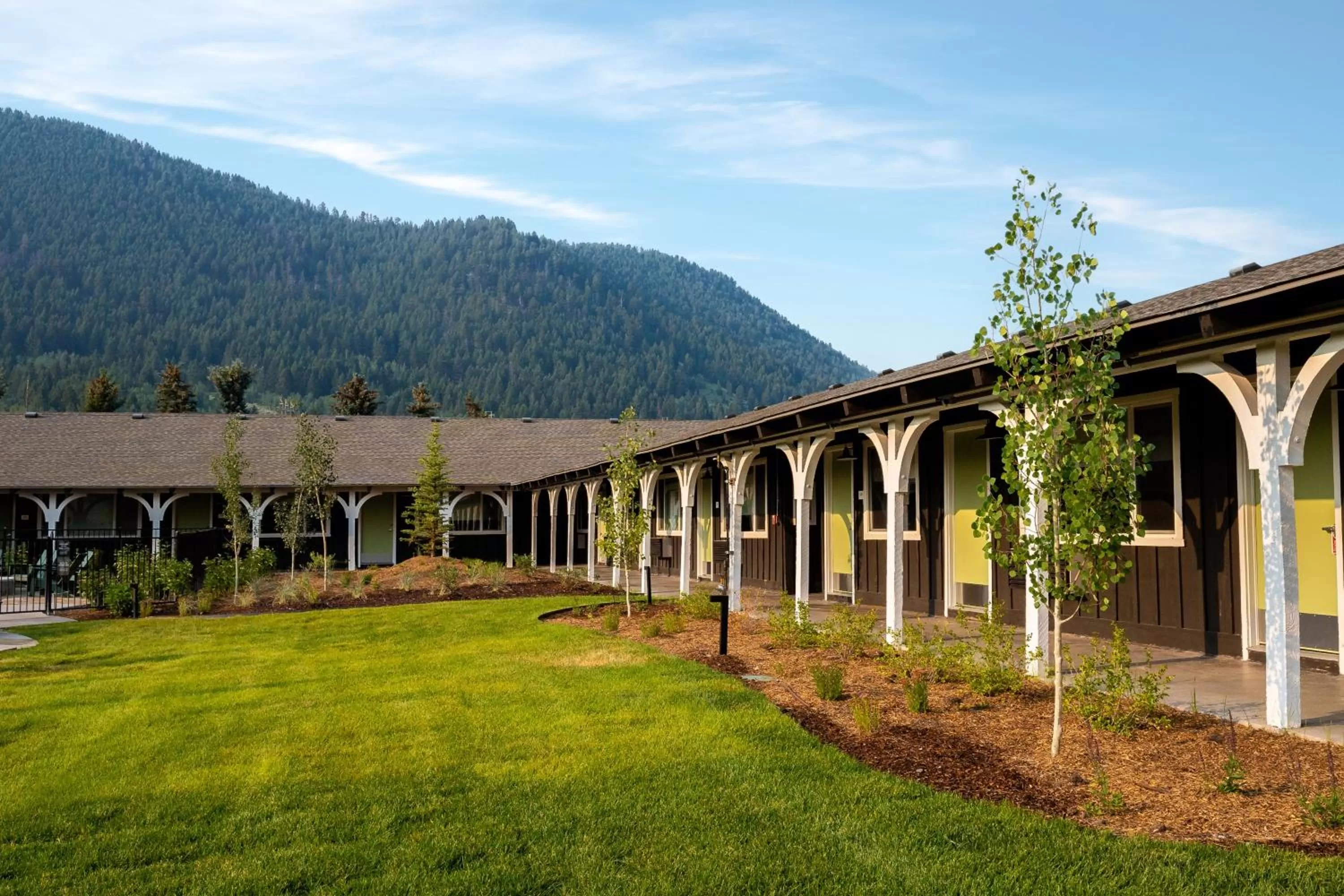 Inner courtyard view in The Virginian Lodge